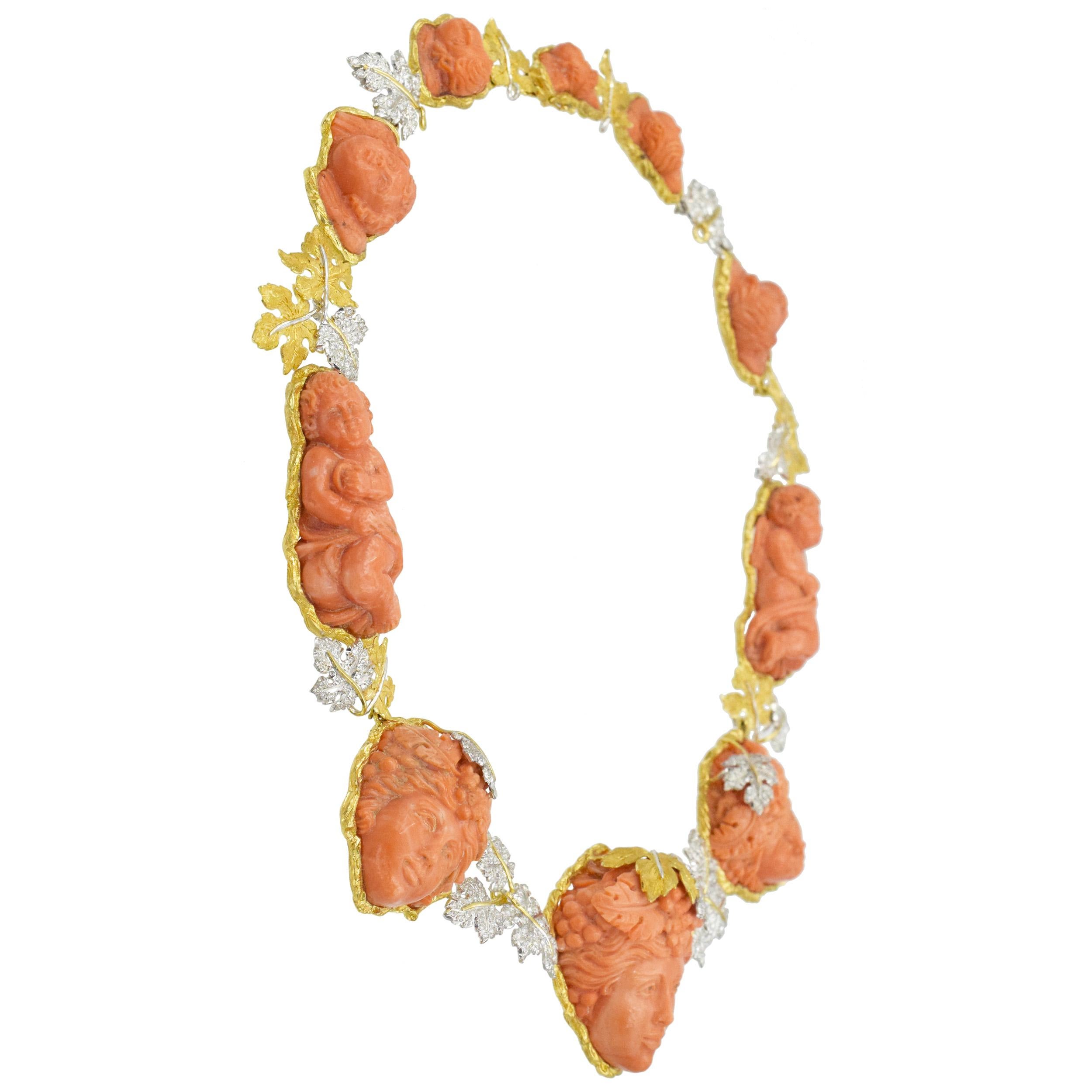 Mario Buccellati Carved Coral and Diamond Necklace in 18k Yellow Gold In Excellent Condition For Sale In New York, NY