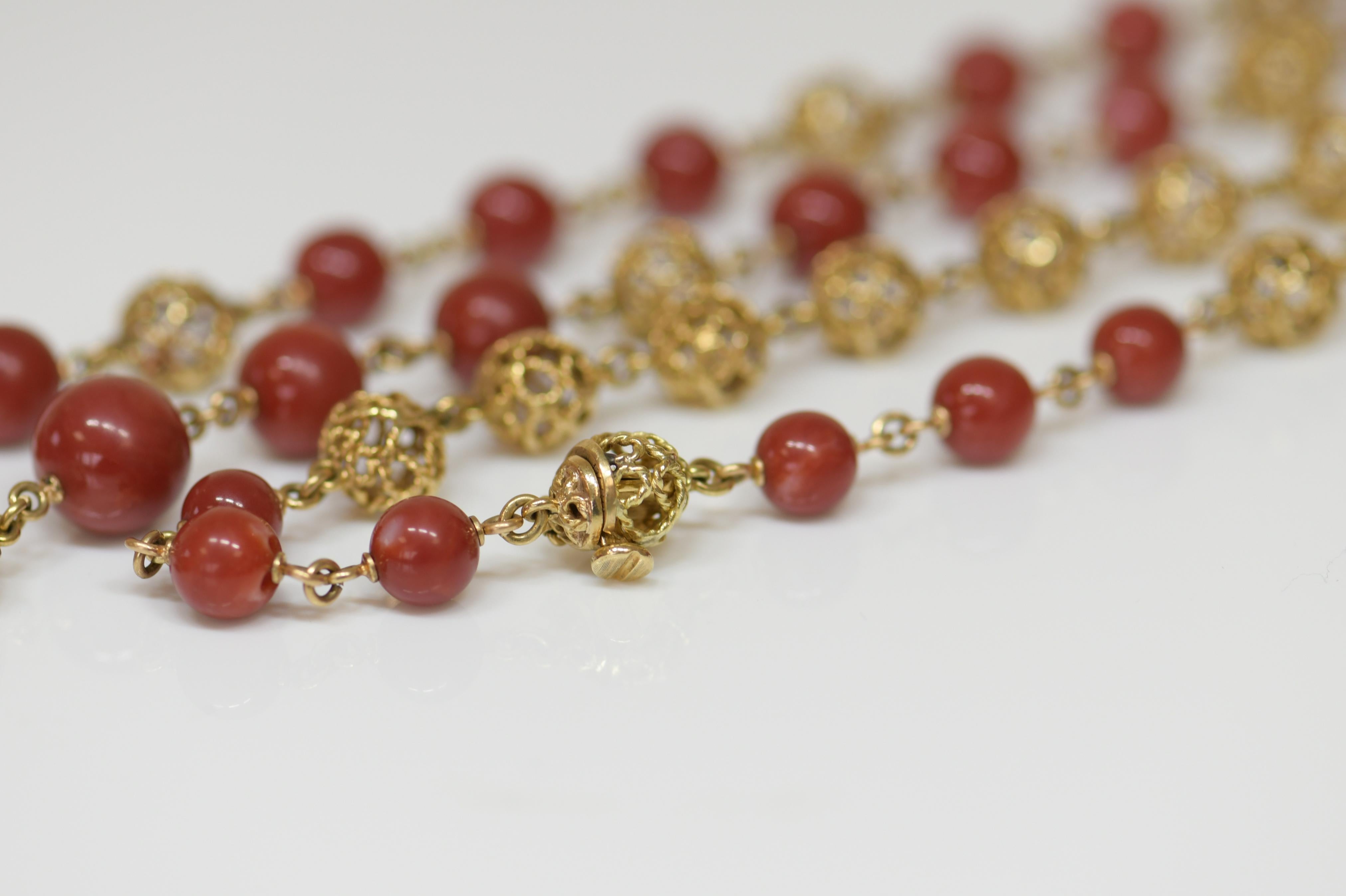 Women's or Men's Mario Buccellati Coral and Gold Beads Necklace For Sale