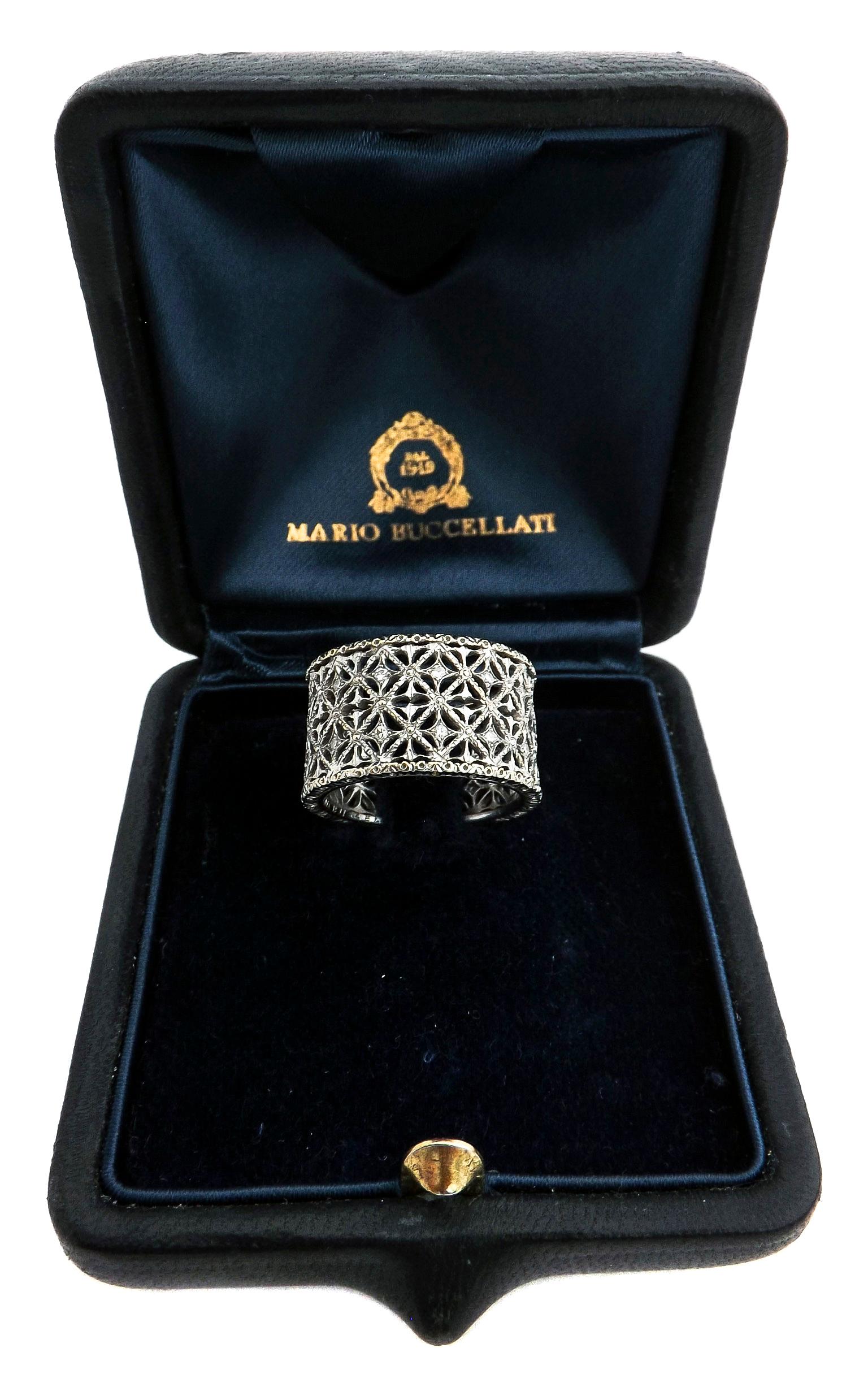 Mario Buccellati Diamond Gold Band Ring In Excellent Condition In New York, NY