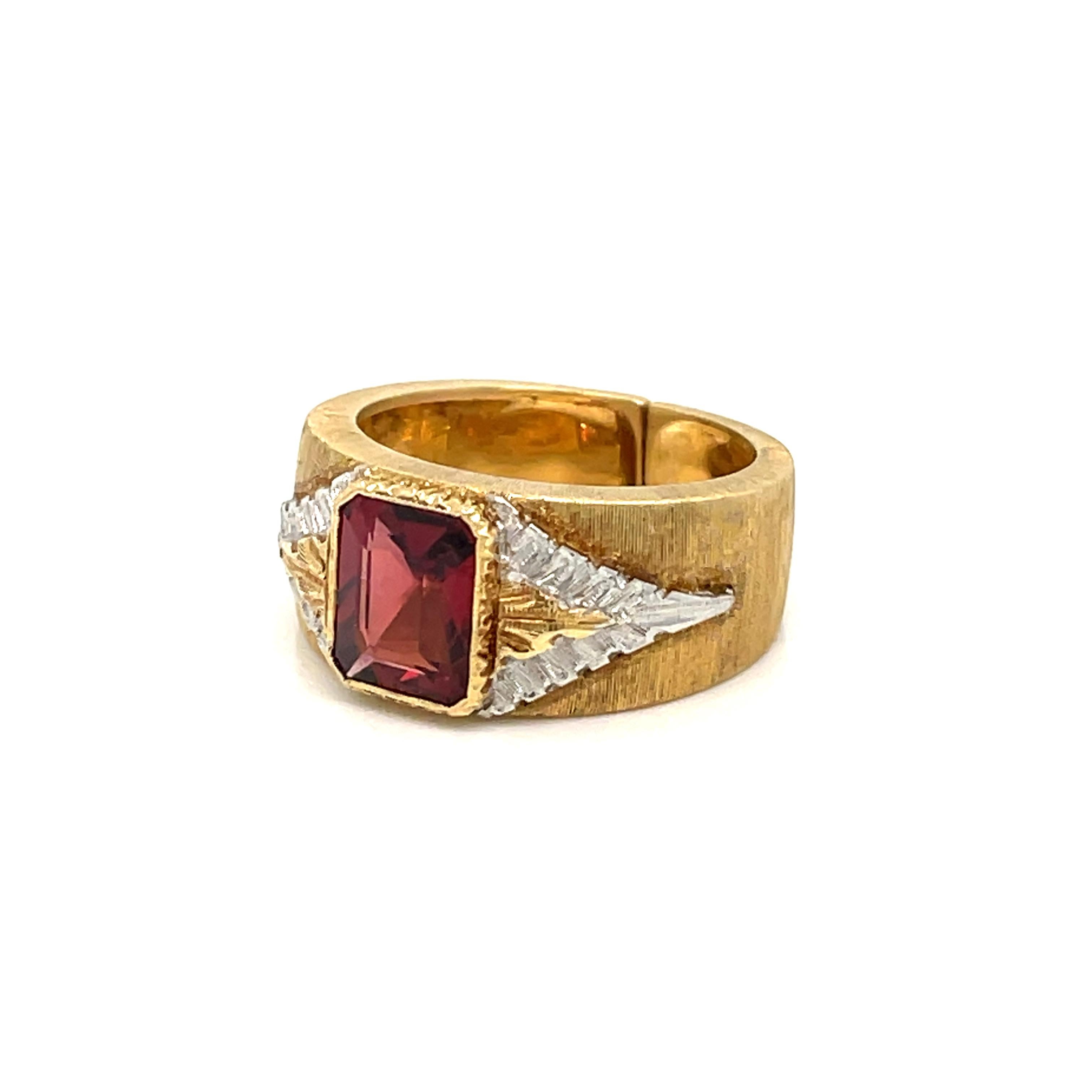 Mario Buccellati Garnet Gold Band Ring In Excellent Condition In Napoli, Italy