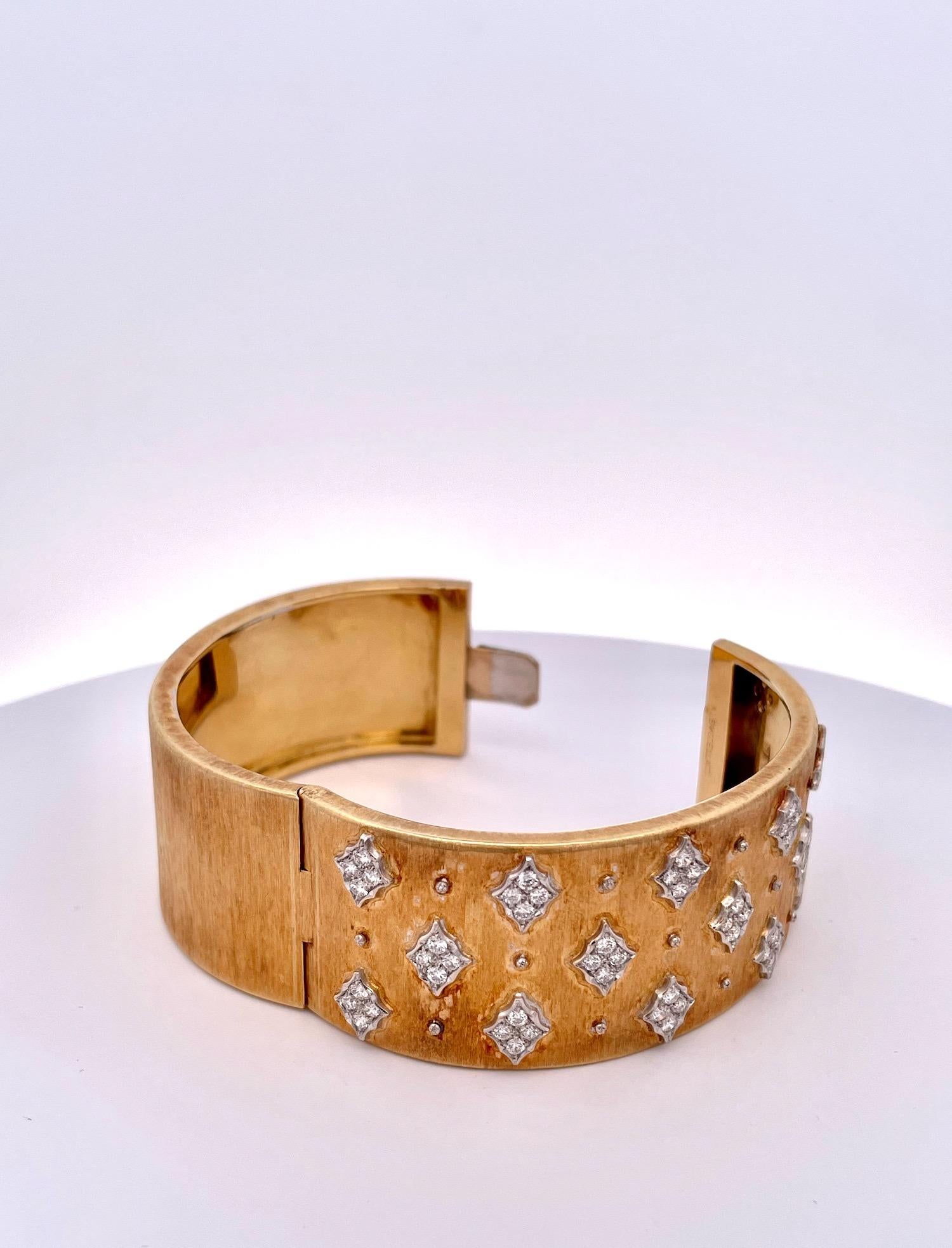 Taglio rotondo Bracciale Mario Buccellati in oro con diamanti 18 carati in vendita