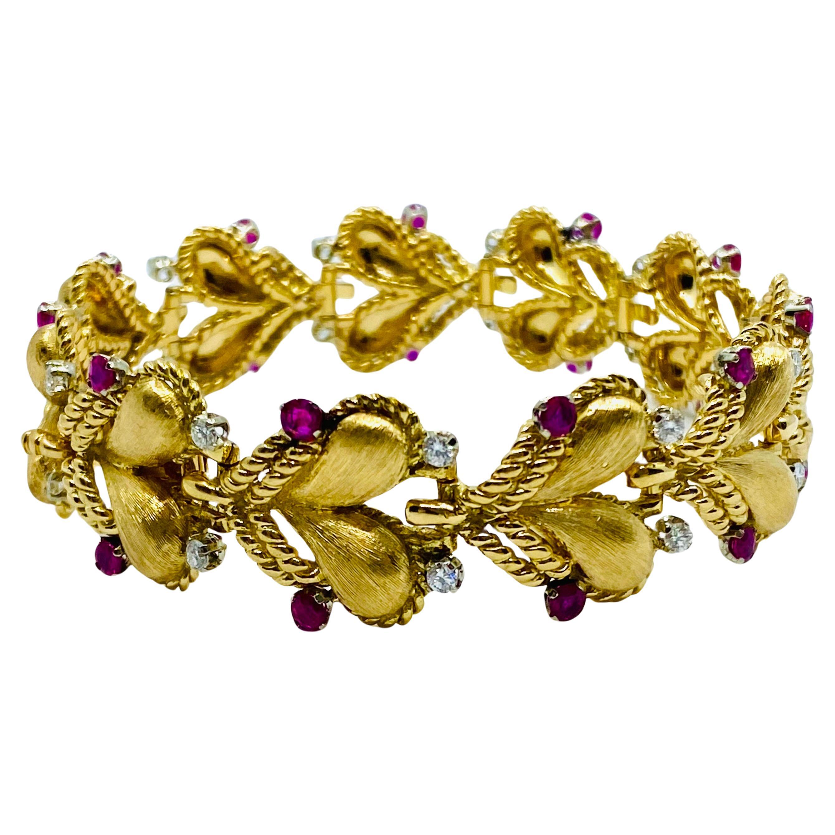 Mario Buccellati Gold Heart Design Bracelet with Gemstones In Excellent Condition For Sale In Beverly Hills, CA