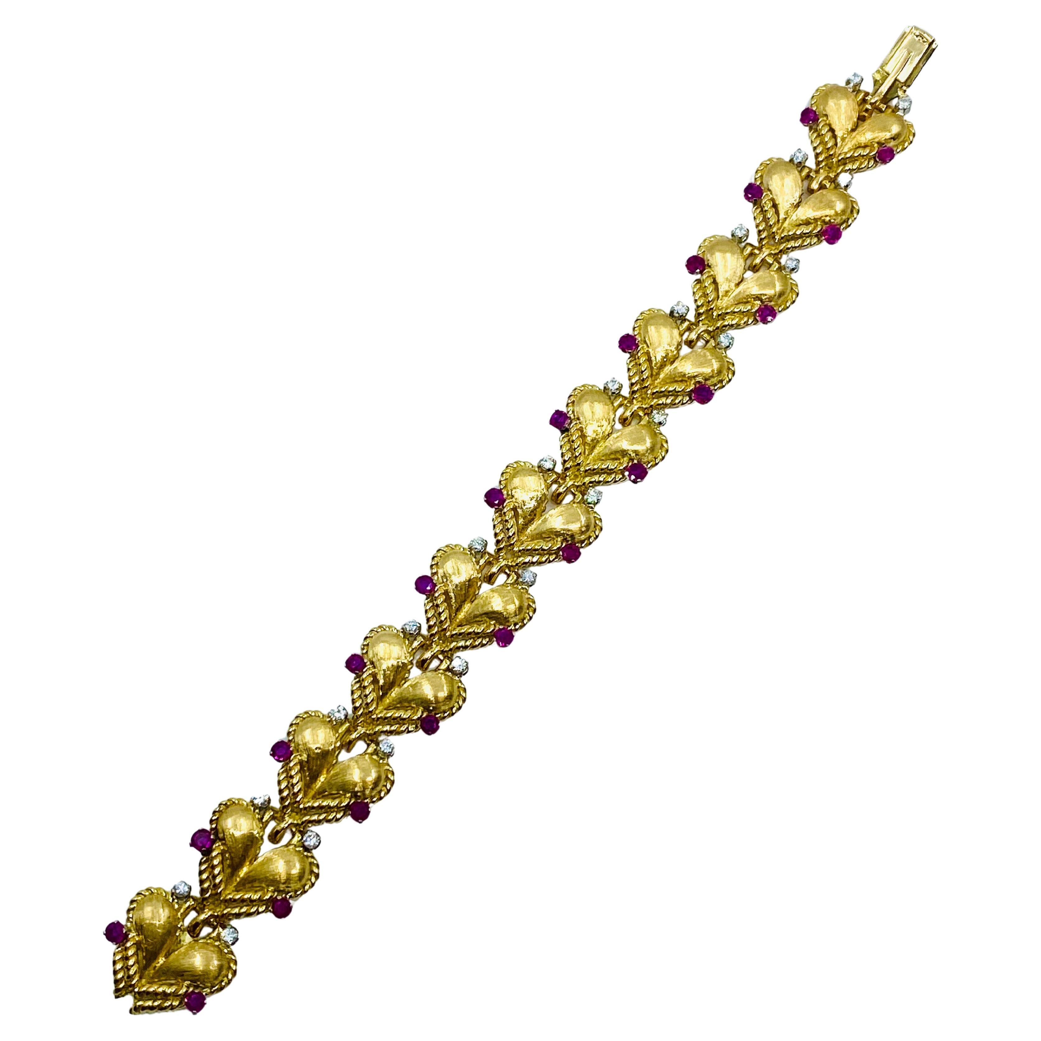 Mario Buccellati Gold Heart Design Bracelet with Gemstones For Sale 1