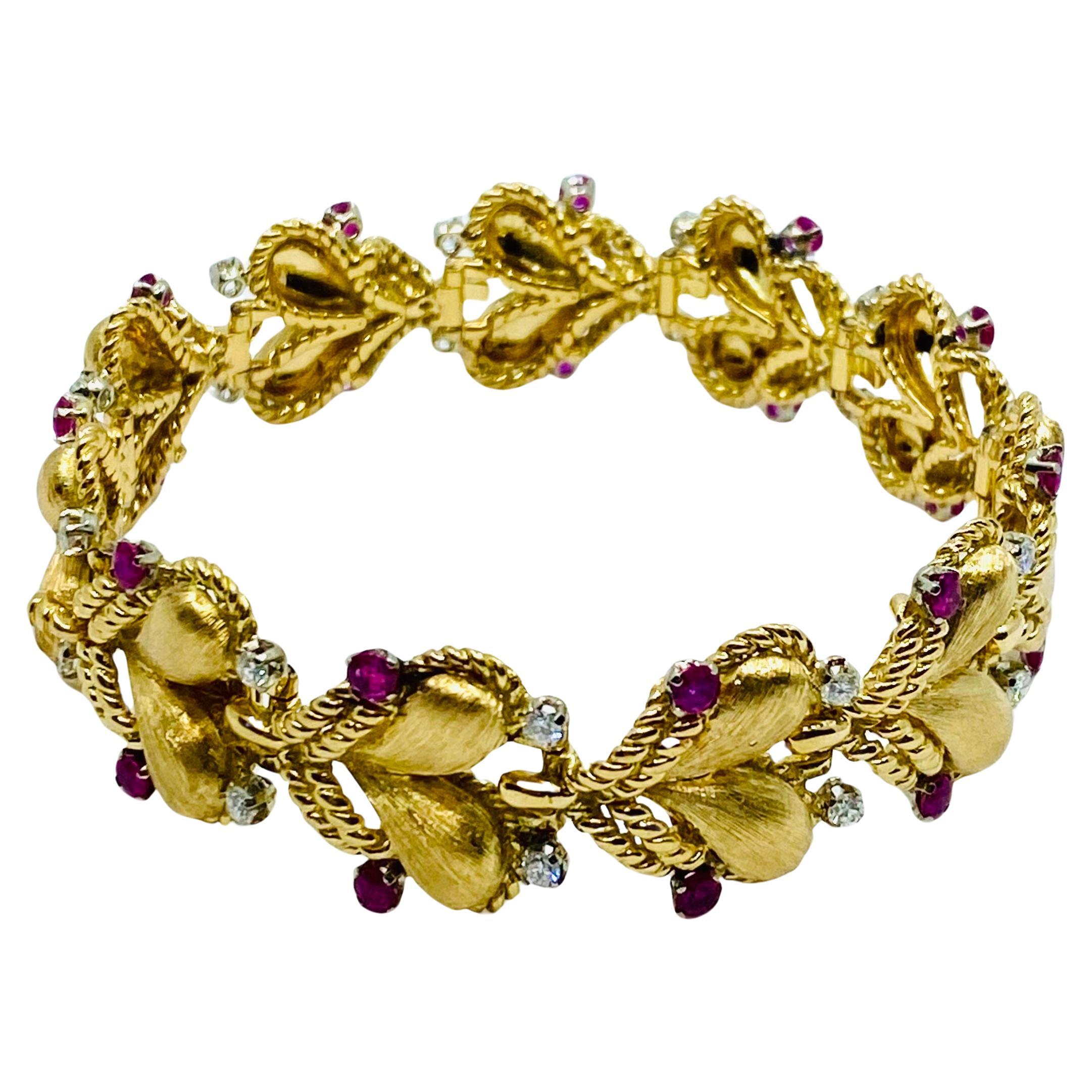 Mario Buccellati Gold Heart Design Bracelet with Gemstones For Sale 3