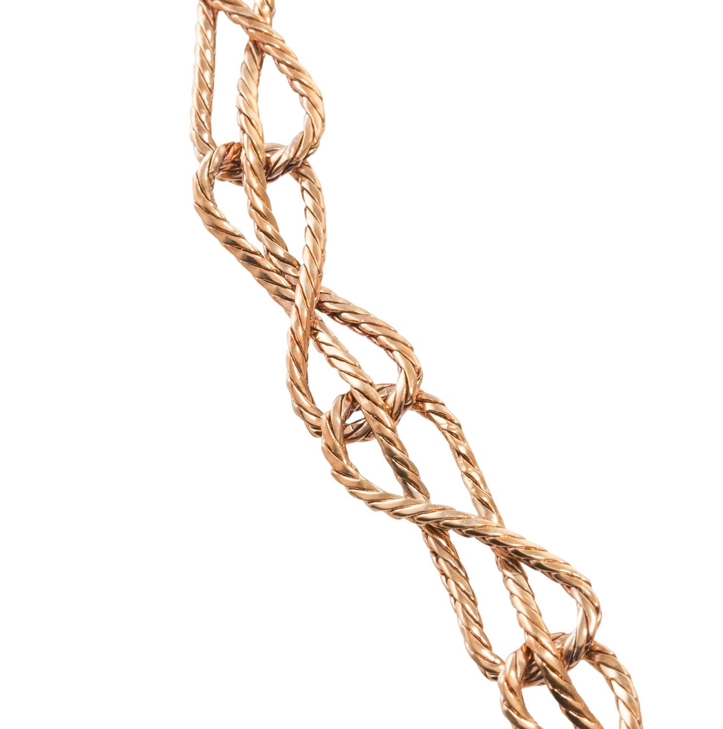Mario Buccellati Gold Interlocked Link Long Necklace In Excellent Condition For Sale In New York, NY