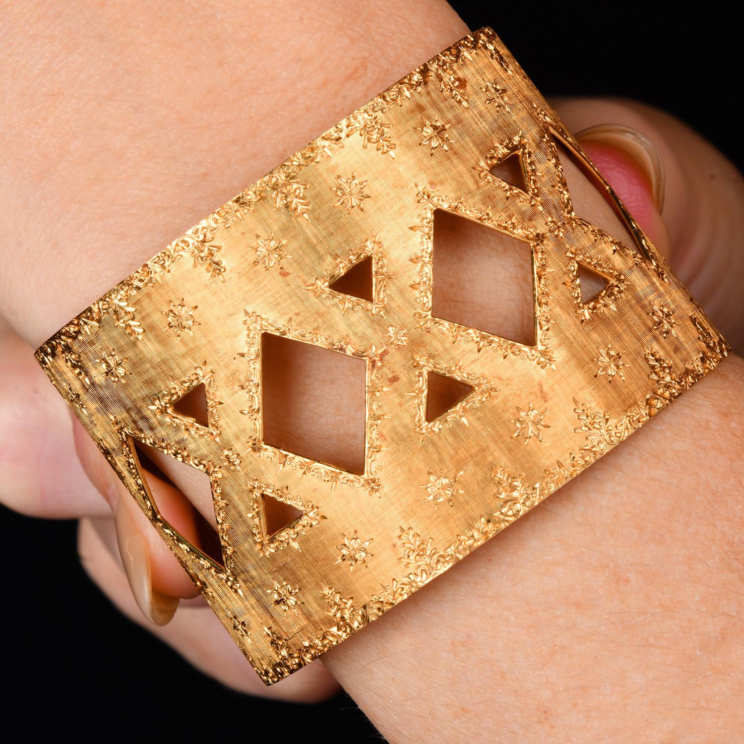 Mario Buccellati Brazalete abierto de oro amarillo de 18 quilates grabado a mano en venta 6