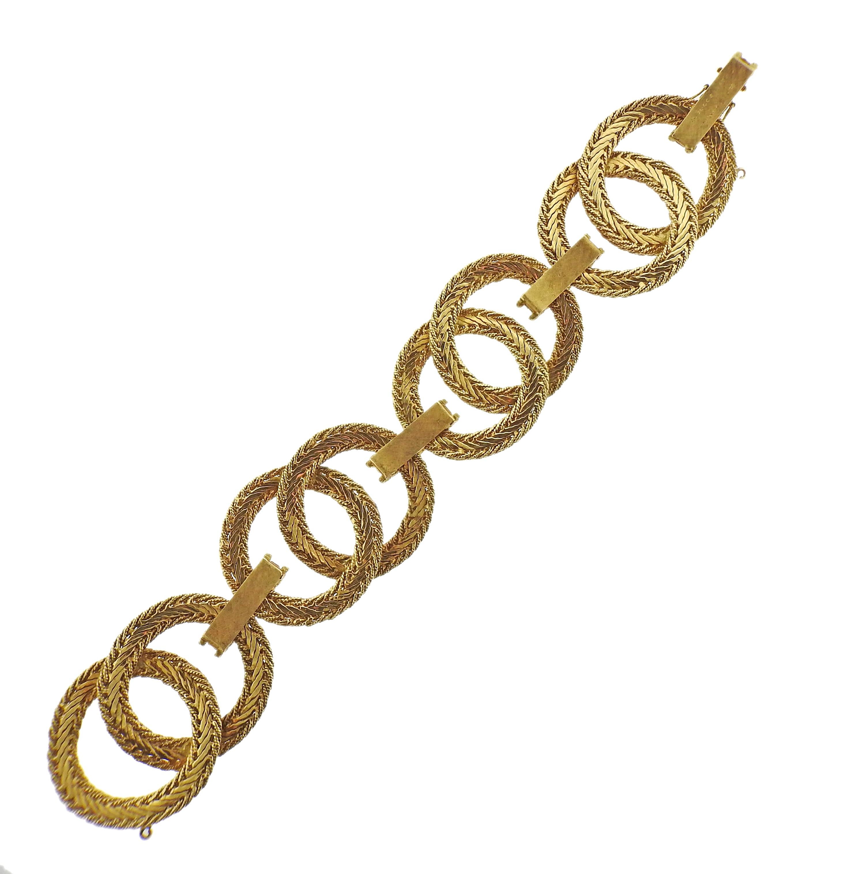 Mario Buccellati Large Circle Link Gold Bracelet In Excellent Condition In New York, NY