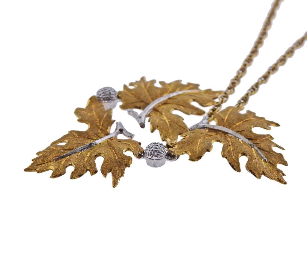 Mario Buccellati Leaf Gold Pendant Necklace In Excellent Condition In Lambertville, NJ