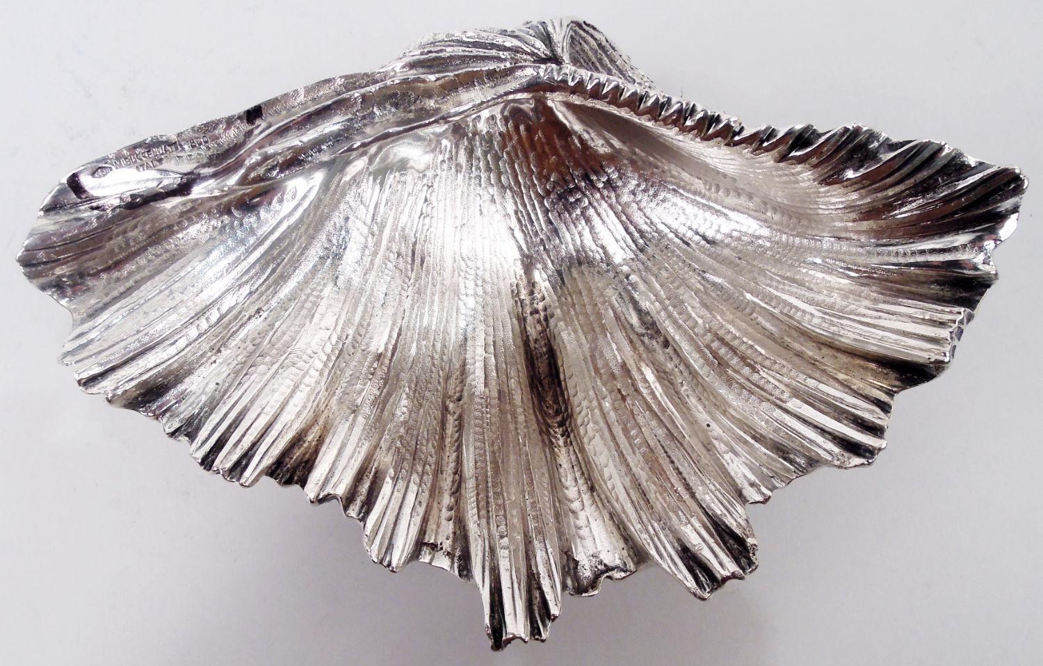 Mario Buccellati Midcentury Classical Silver Seashell Dish In Good Condition In New York, NY