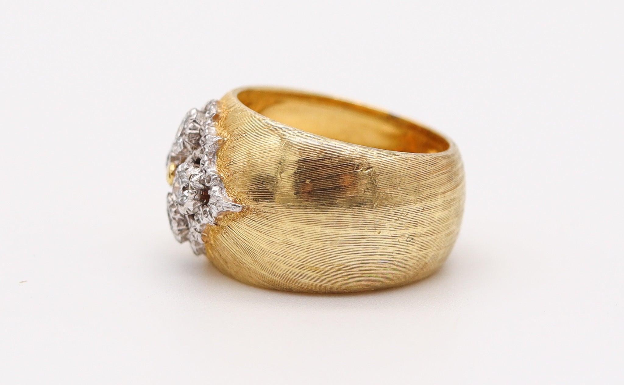Brilliant Cut MARIO BUCCELLATI Milano Baroque Ring In Two Tones of 18Kt Gold With Diamonds For Sale