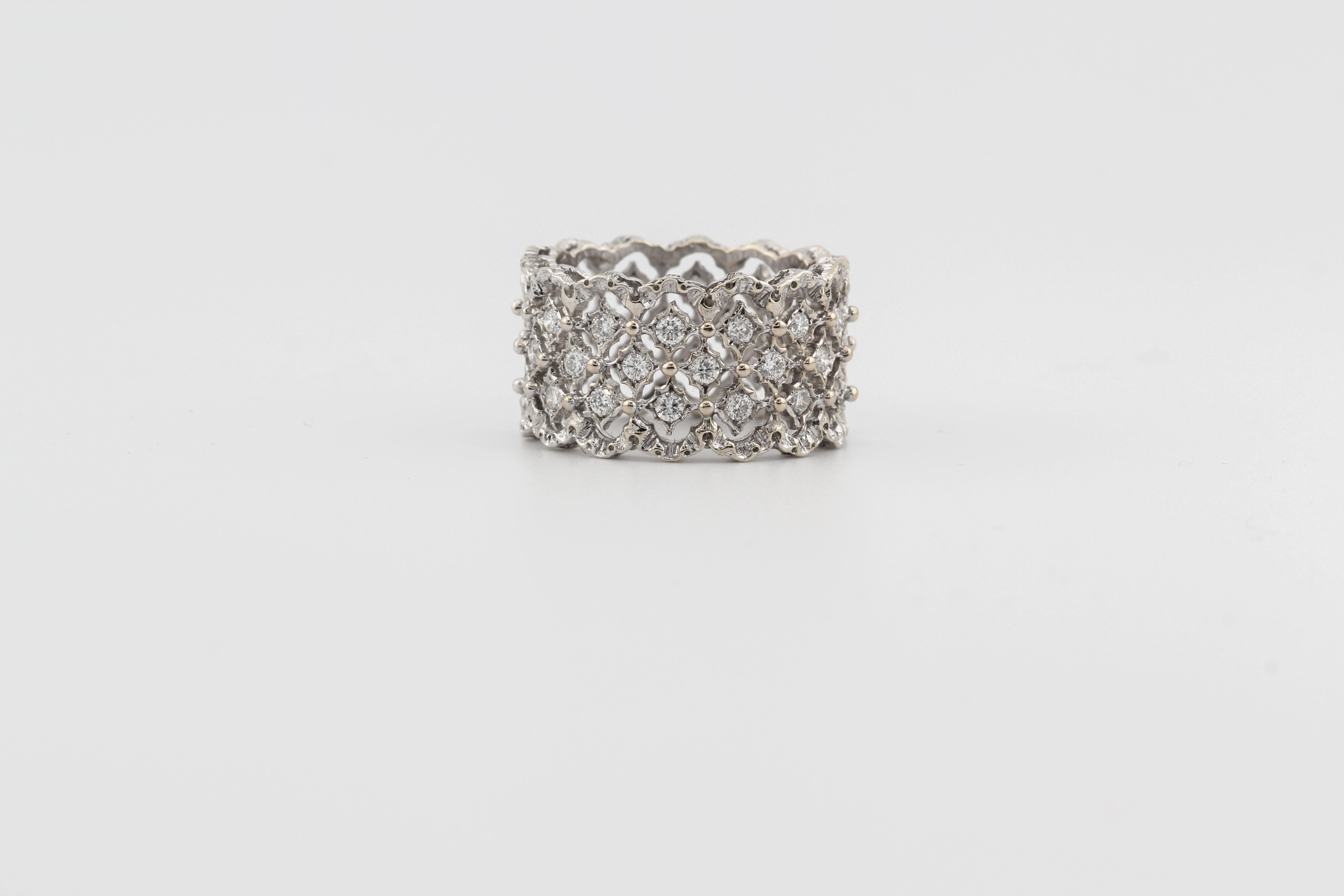 Contemporary Mario Buccellati Rombi Eternelle Diamond 18k White Gold  Band Ring Size 6 For Sale