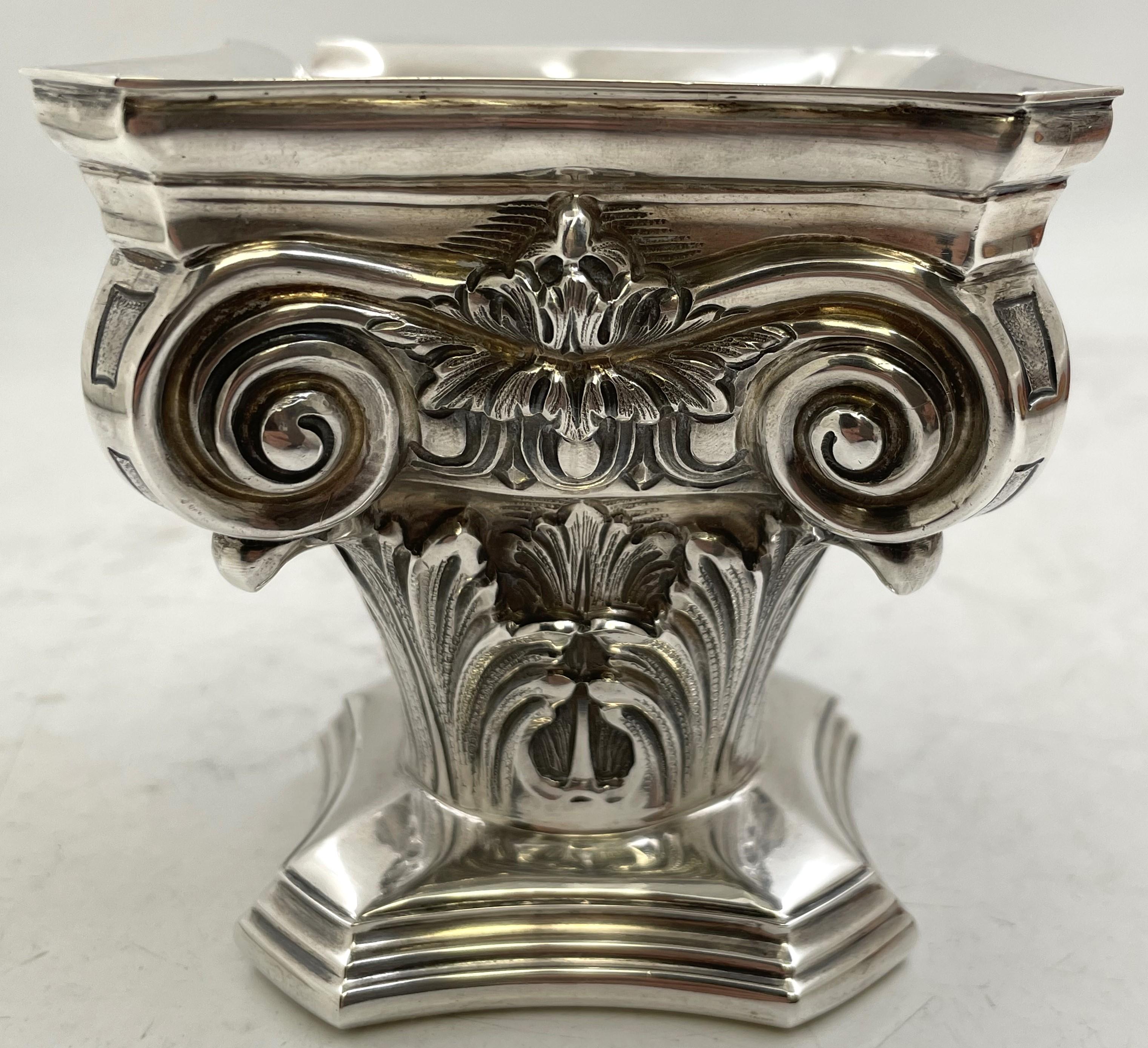 Cenicero en forma de columna corintia de plata de ley Mario Buccellati Italiano en venta