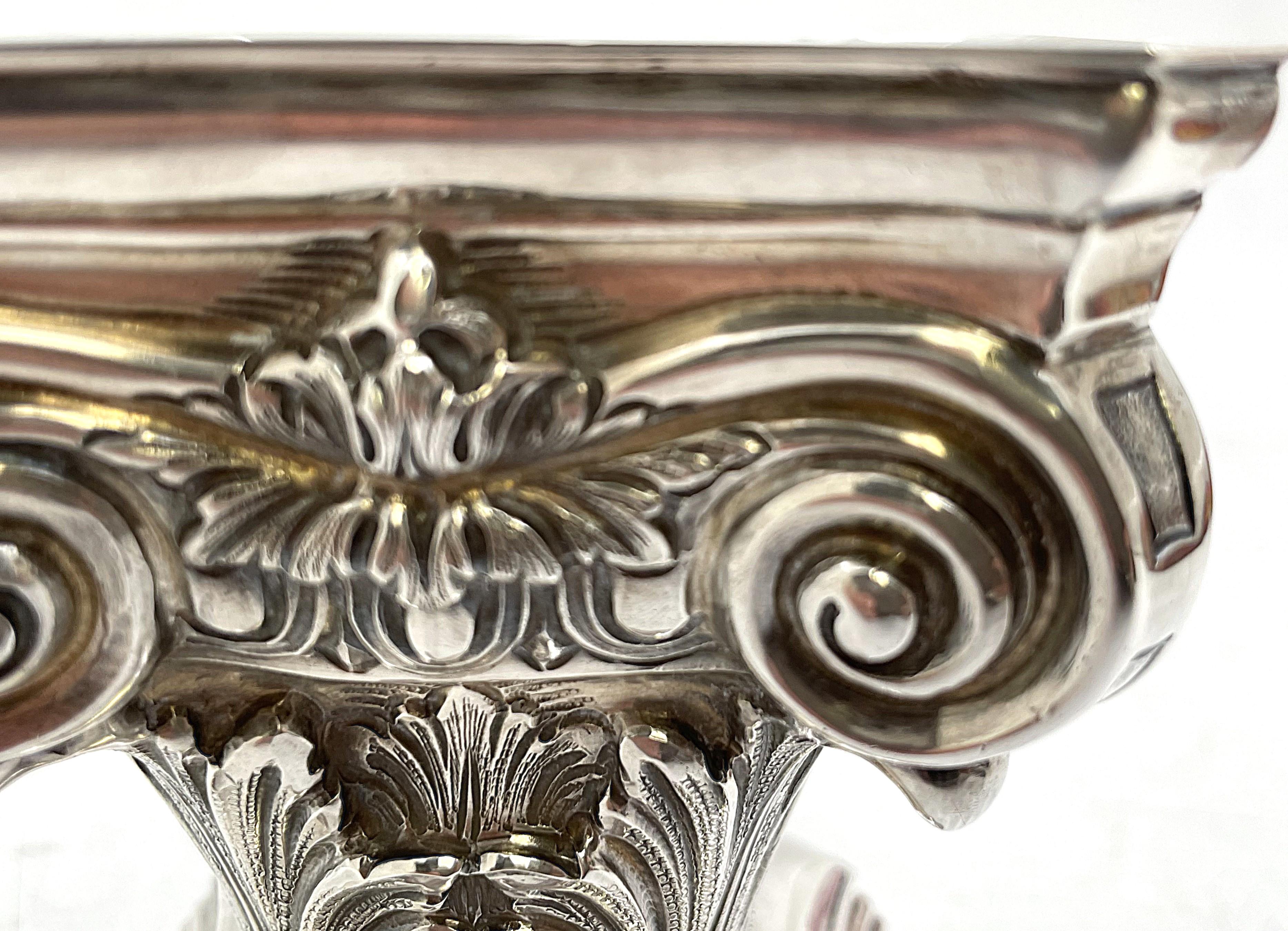 Cenicero en forma de columna corintia de plata de ley Mario Buccellati siglo XX en venta