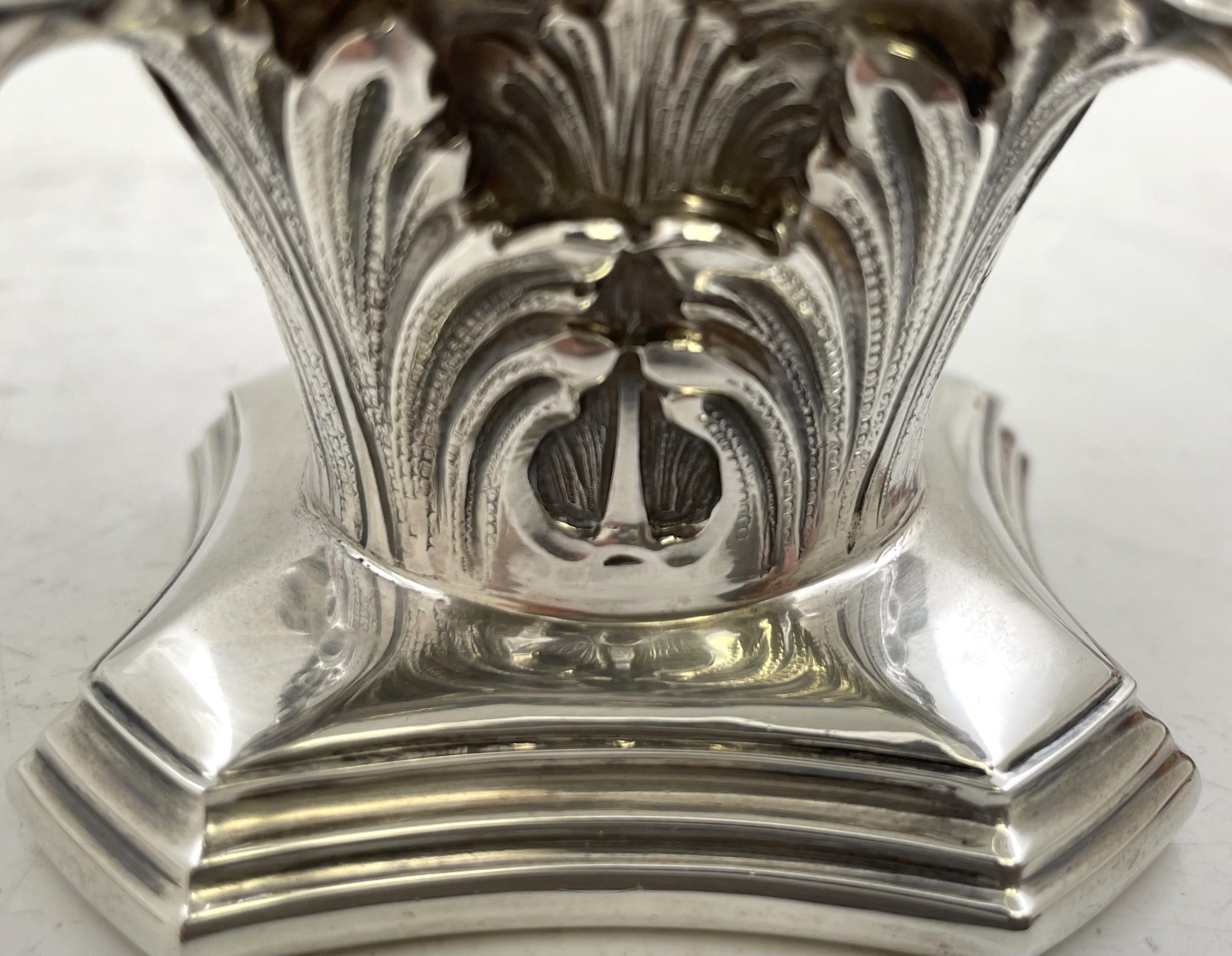 Cenicero en forma de columna corintia de plata de ley Mario Buccellati Silver en venta