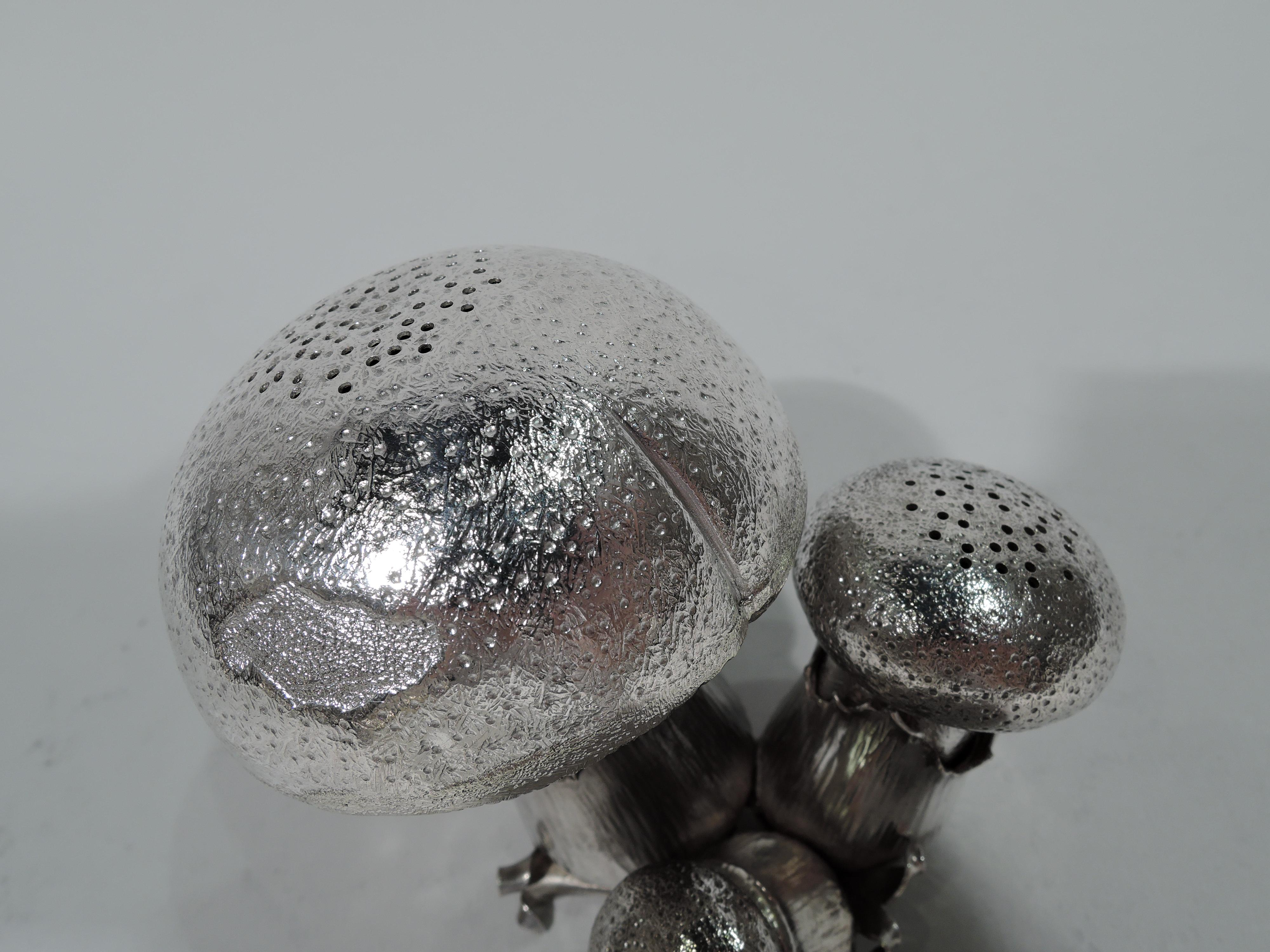 Mario Buccellati Sterling Silver Mushroom Salt and Pepper Shakers im Zustand „Hervorragend“ in New York, NY