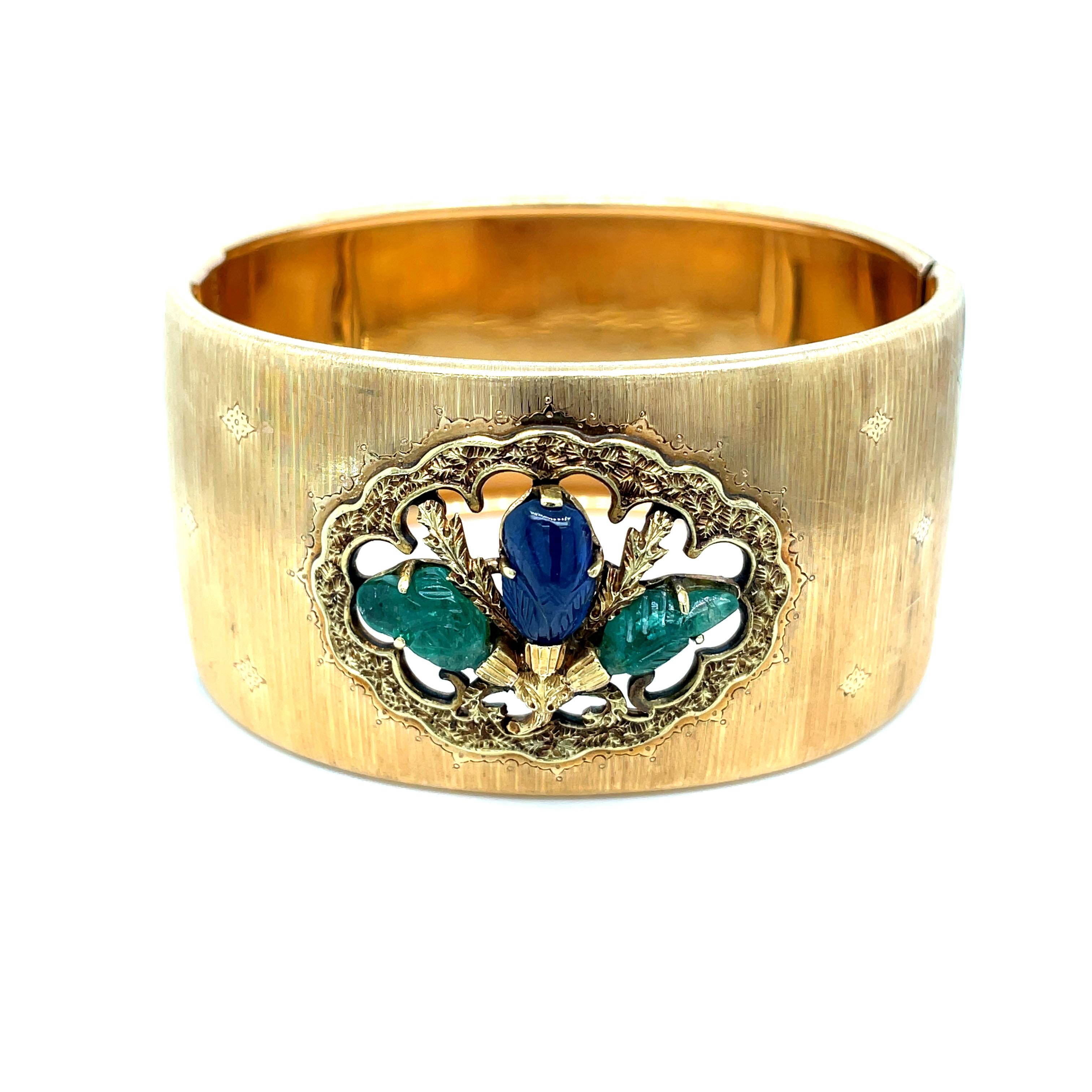 Mario Buccellati Tutti Frutti Sapphire Emerald 1960 Gold Cuff Bracelet For Sale 4