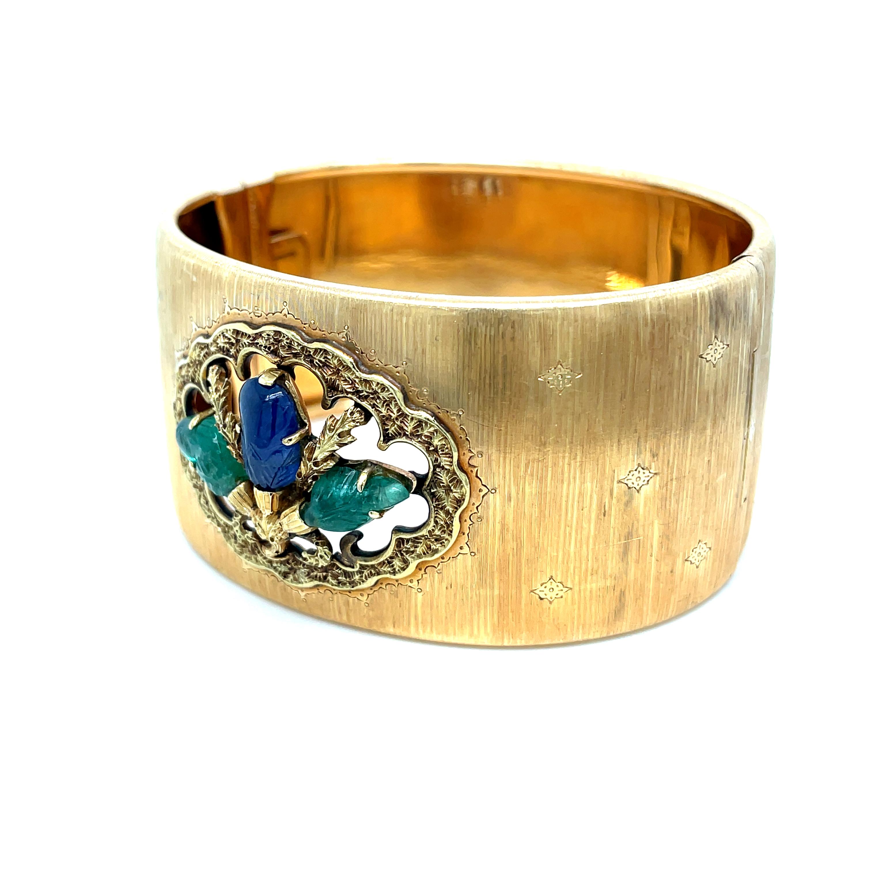 Mario Buccellati Tutti Frutti Sapphire Emerald 1960 Gold Cuff Bracelet For Sale 3