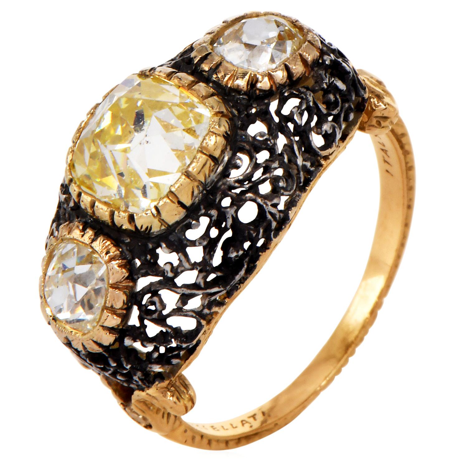 Mario Buccellati Anello con tre pietre e diamanti in oro 18 carati a cupola filigranata in vendita 2