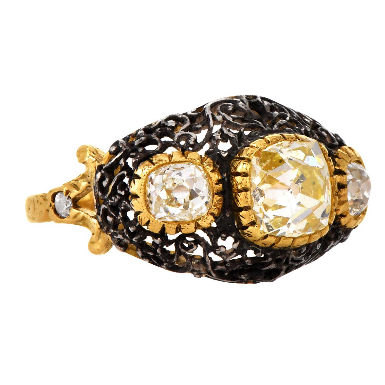 Mario Buccellati Anello con tre pietre e diamanti in oro 18 carati a cupola filigranata in vendita 4