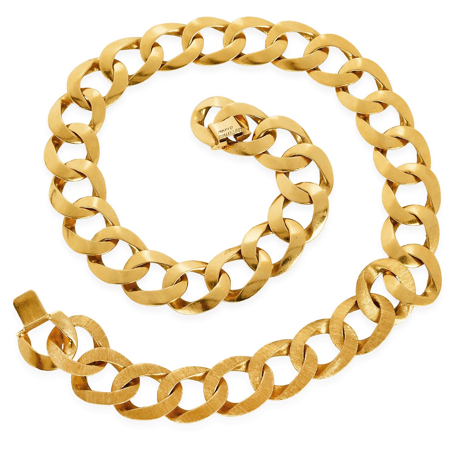 Mario Buccellati Vintage 18k Gold Curb Link Chain Necklace In Excellent Condition For Sale In Miami, FL