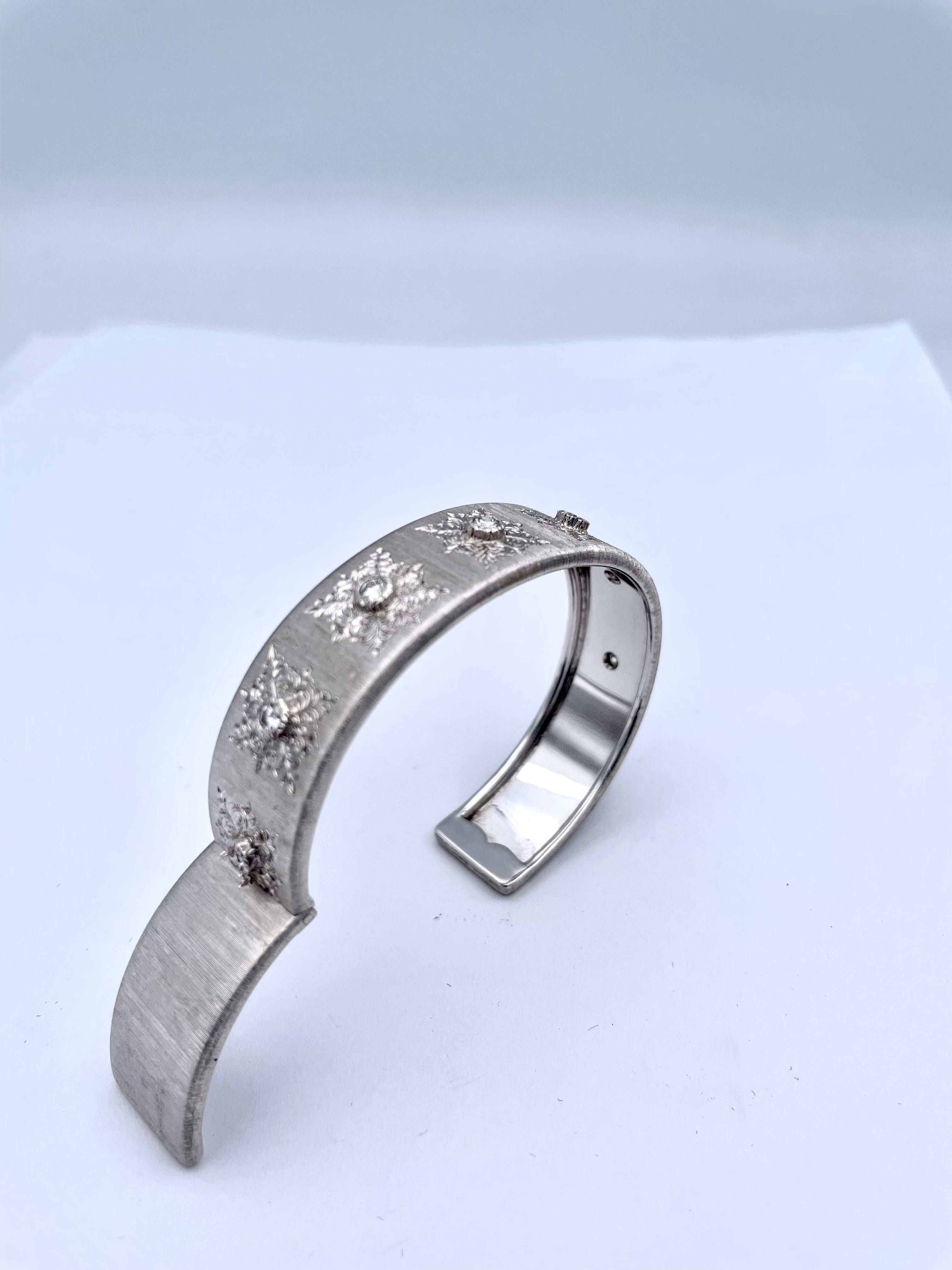 Mario Buccellati White Gold Diamond Cuff Bracelet In Excellent Condition For Sale In New York, NY