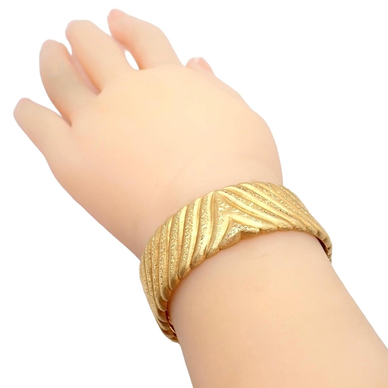 Mario Buccellati Wide Yellow Gold Cuff Bracelet For Sale 8