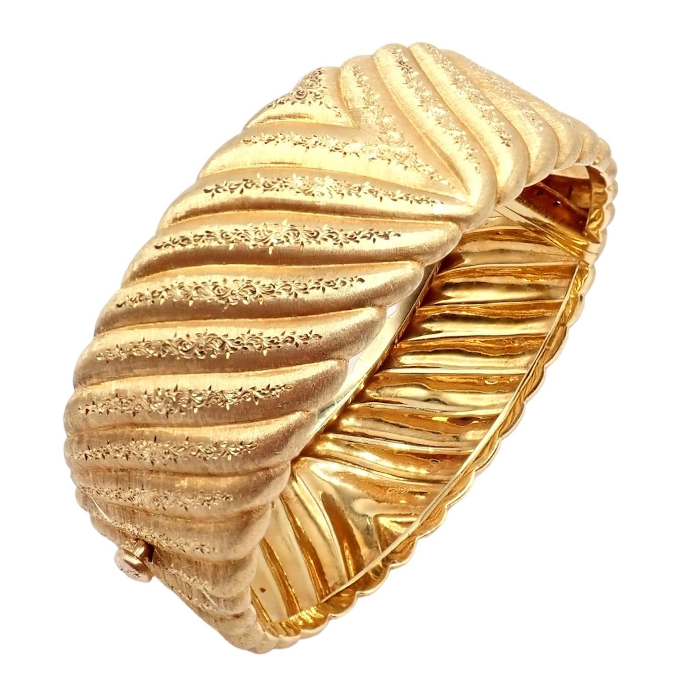 Mario Buccellati Wide Yellow Gold Cuff Bracelet For Sale 2