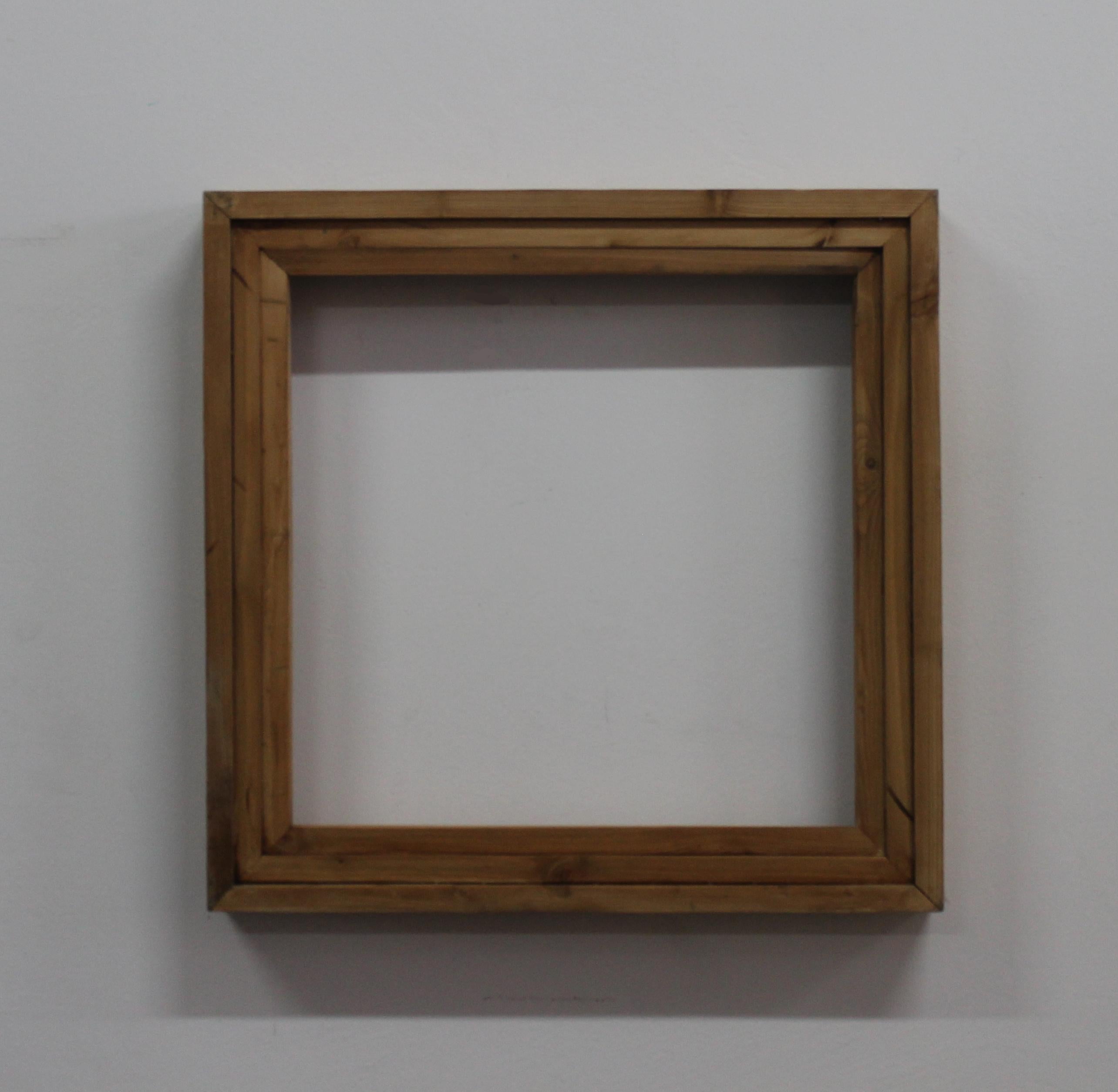 Mirror frame from the 'Mobili nella Valle' series, with a frame made of Siberian larch wood. Original stamp. Produced by Poltronova, Italy, 1966. Attribution mark on the side.

Mario Ceroli (1938) is one of the most influential artists of the