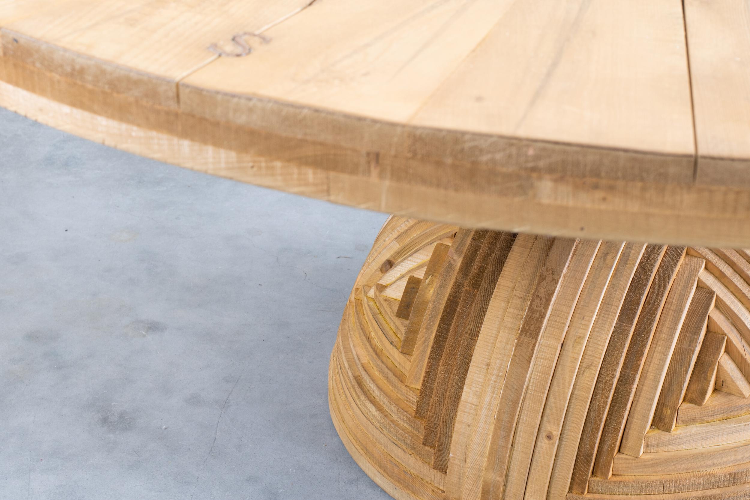 Incrusté Mario Ceroli table La Rosa dei Venti en bois de pin avec incrustations par Poltronova, années 1970 en vente