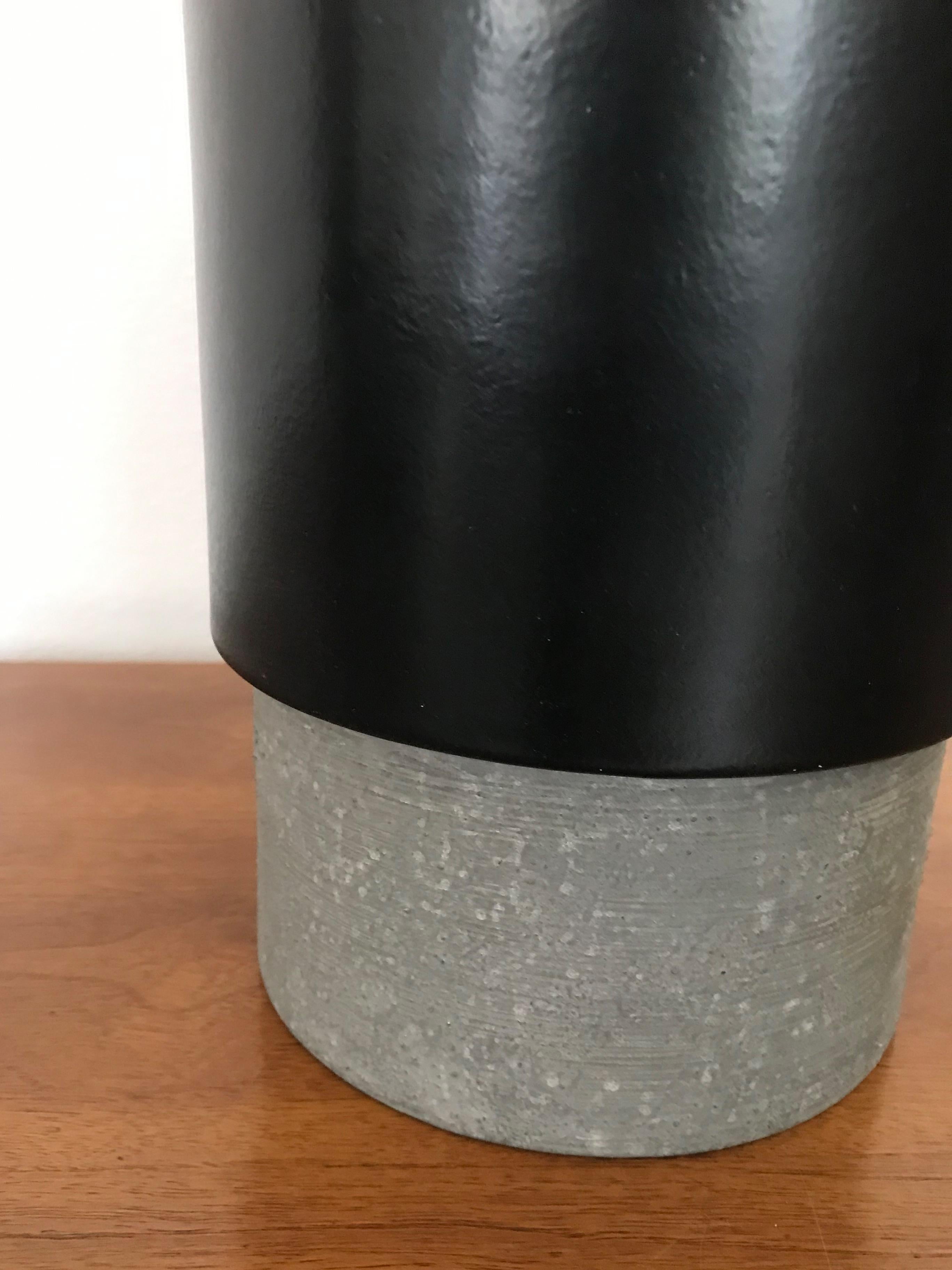 Mario Ferrarini for Bitossi Italian Ceramic Vase Sculpture Centerpiece 2010s en vente 4