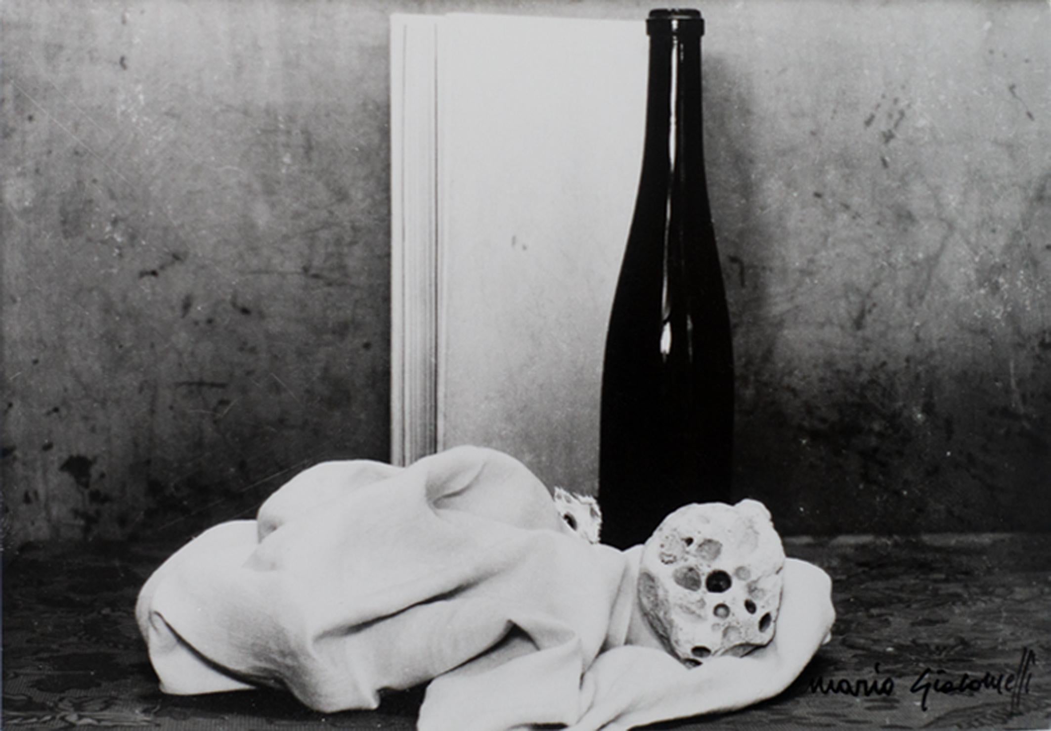 Mario Giacomelli Still-Life Photograph - Natura Morta/Still life, 1960-70, Fotografia Bianco e nero, Stampa vintage