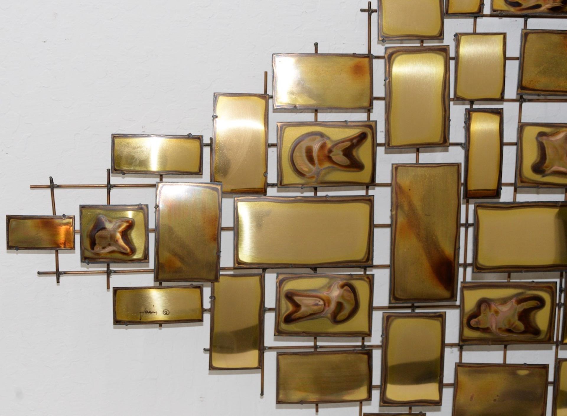 Mario Jason Mid-Century Modern brass wall sculpture, circa 1970s

Fabulous Mid-Century Modern brass wall sculpture by noted designer Mario Jason.

The sculpture is signed by Mario Jason and is in very good condition.

Dimensions: 53
