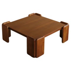 Couchtische und Cocktailtische aus Holz