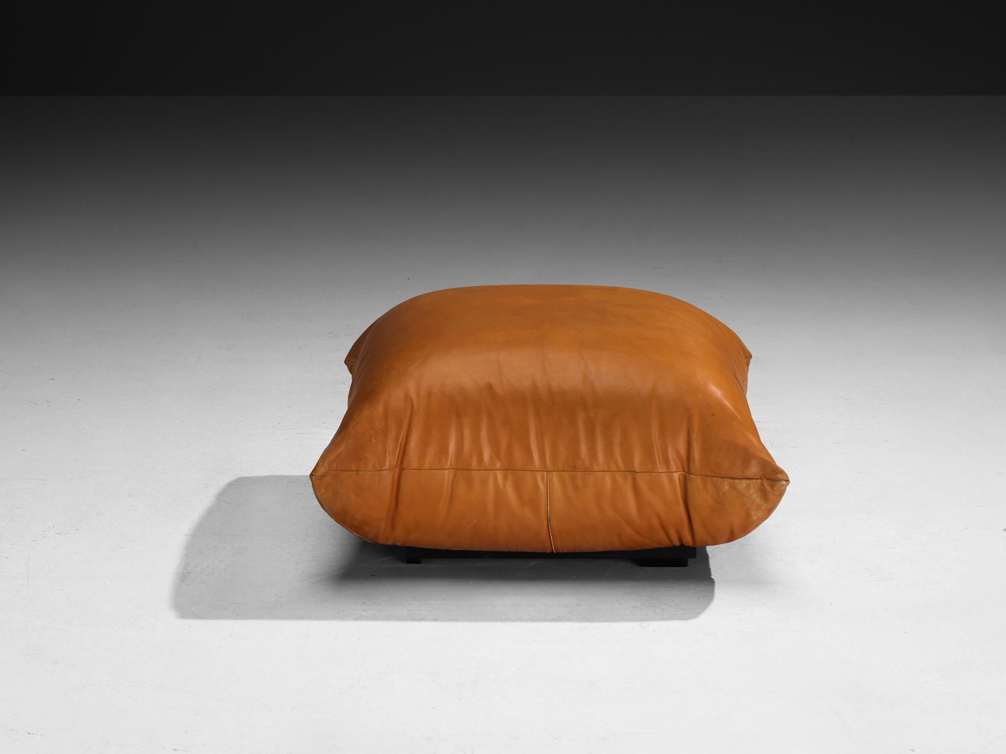 italien Pouf Mario Marenco pour Arflex en cuir cognac en vente