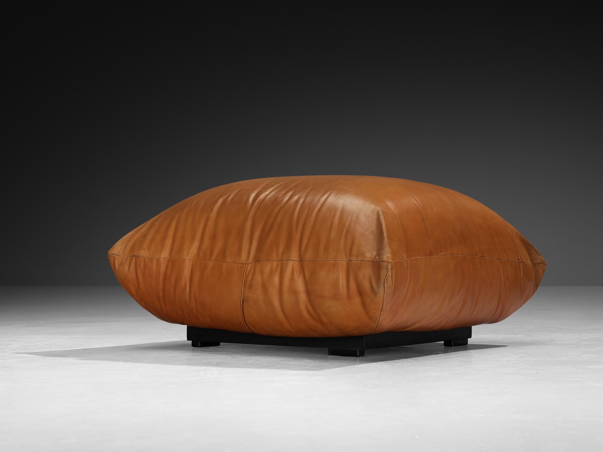 Métal Pouf Mario Marenco pour Arflex en cuir cognac en vente