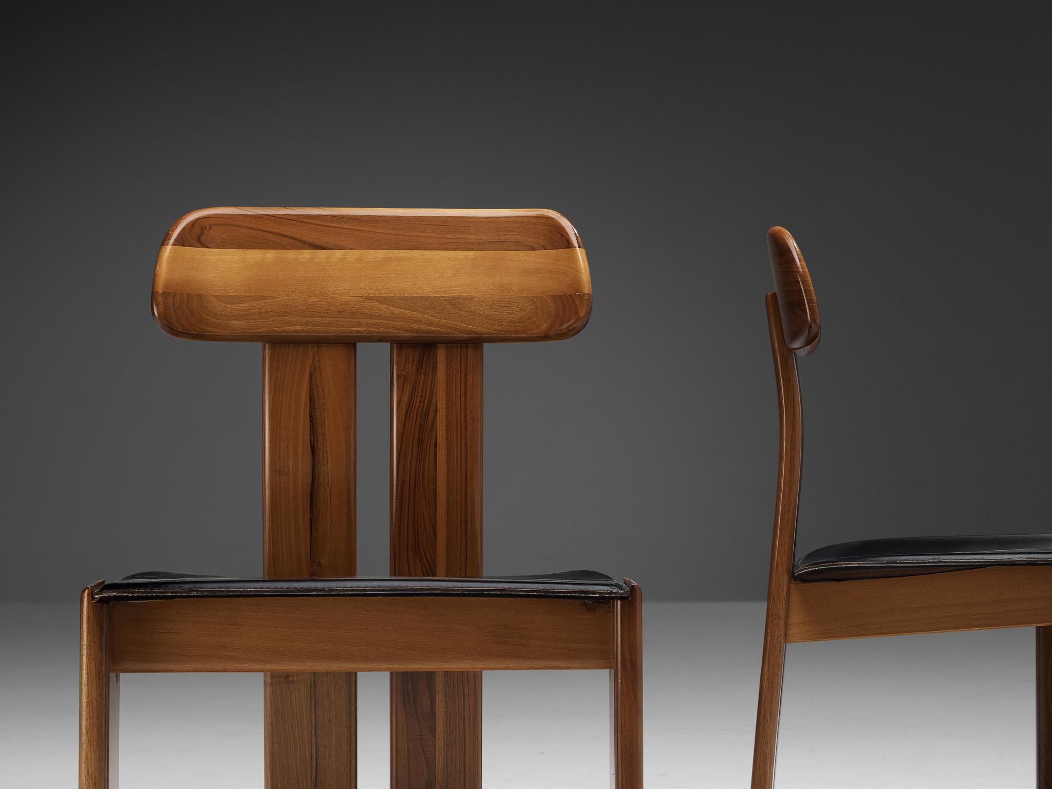 Mario Marenco for Mobil Girgi Set of Four Dining Chairs in Walnut and Leather In Good Condition In Waalwijk, NL