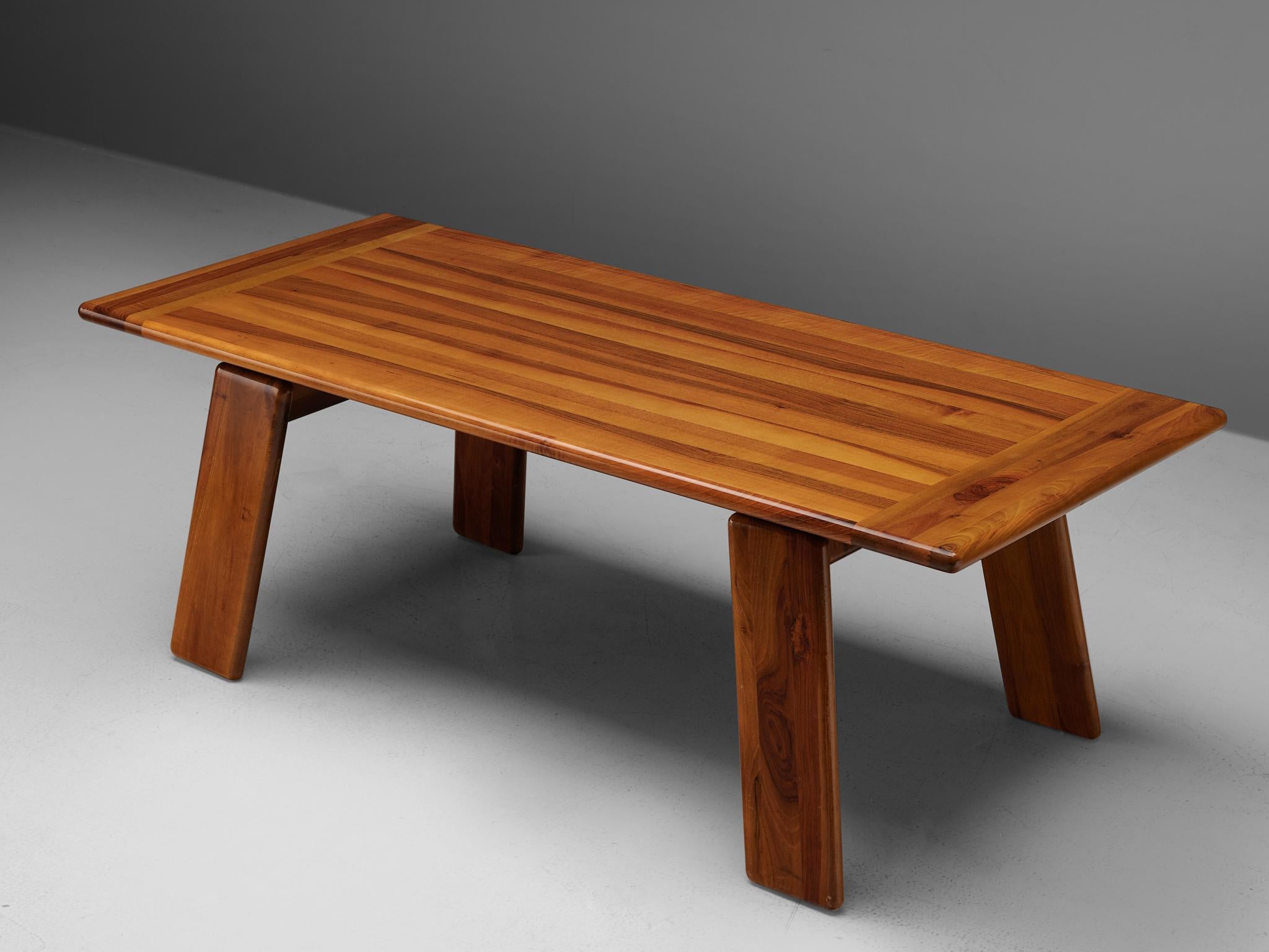 Mario Marenco for Mobilgirgi, 'Sapporo' dining table, walnut, Italy, 1970s

Geometric 'Sapporo' dining table in walnut by Mario Marenco. The four slanted legs are not directly connected to the angular tabletop, but connected to a supporting bar.