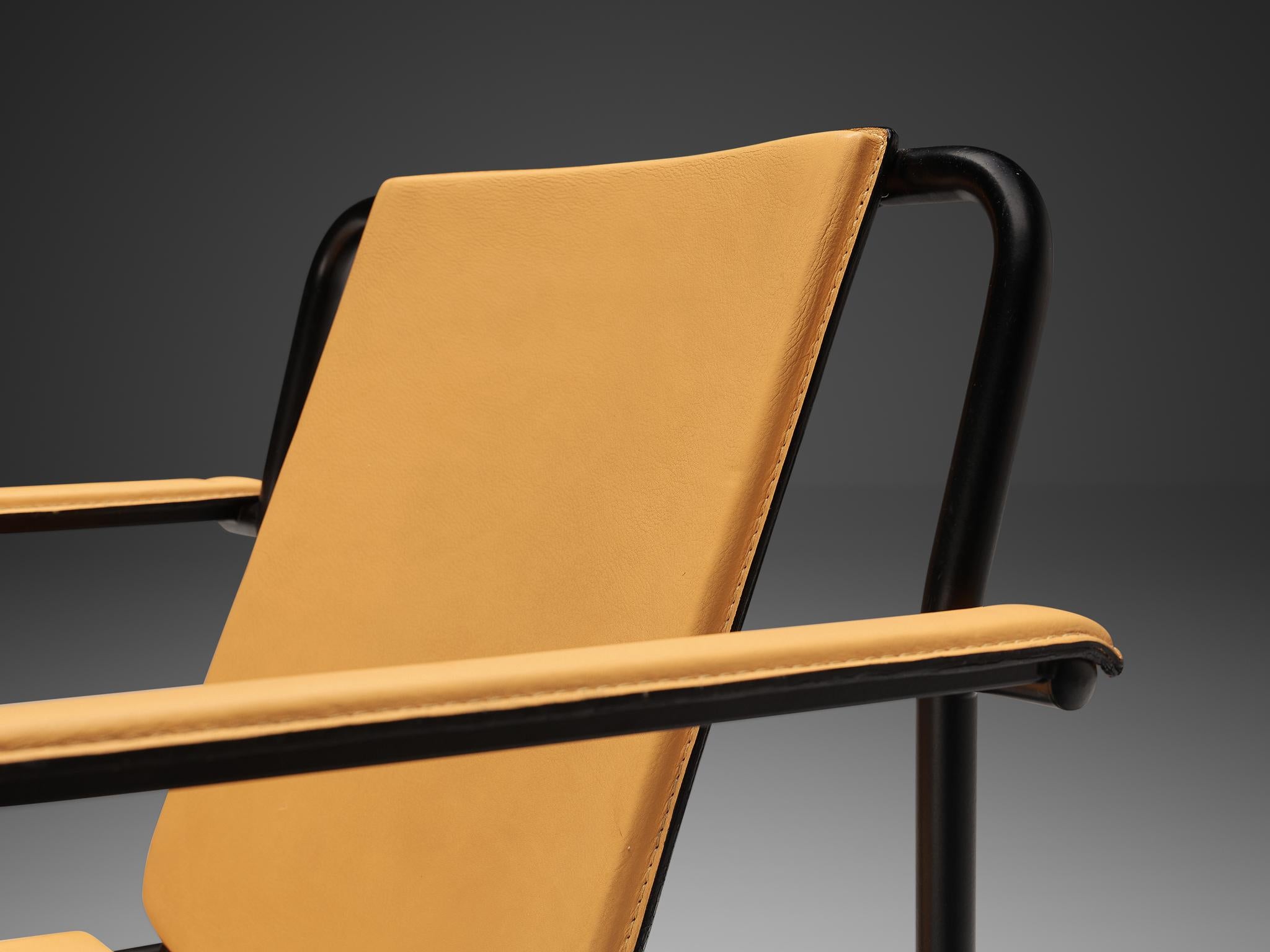 Postmoderne Mario Marenco pour Poltrona Frau paire de fauteuils « Movie » en cuir de selle  en vente