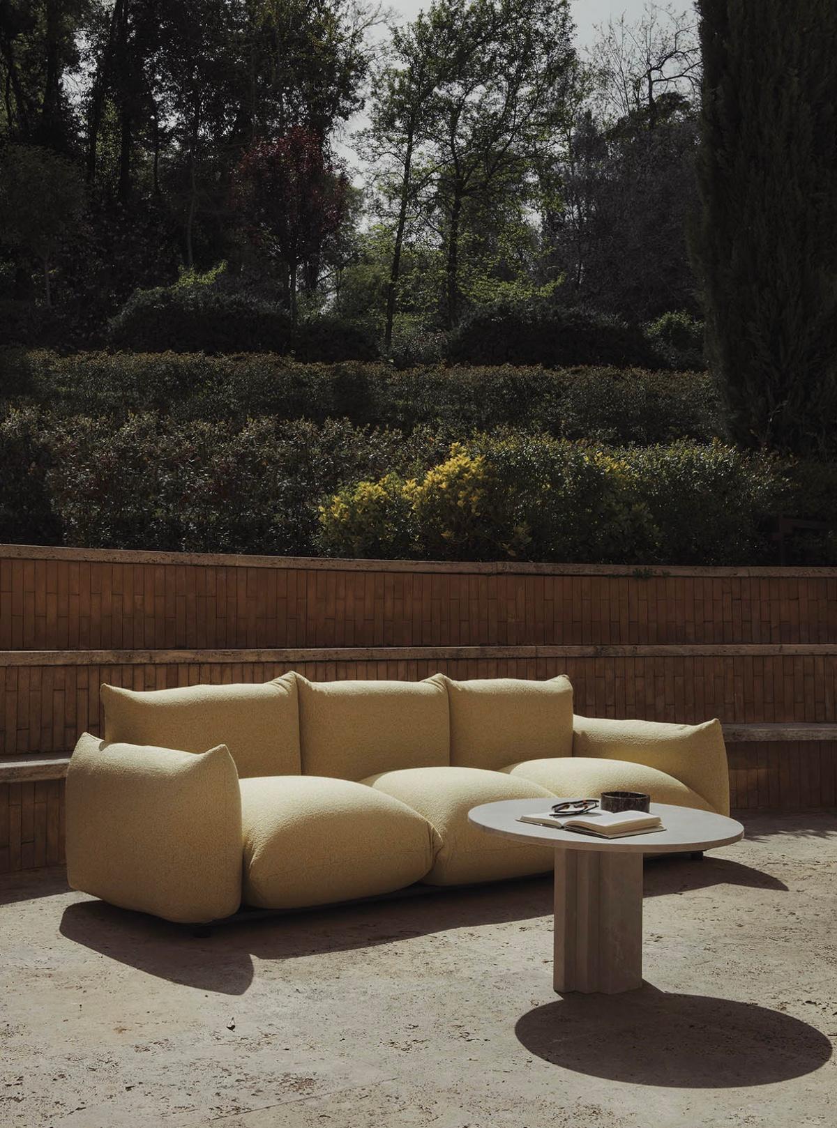 Mario Marenco 'Marenco' Outdoor Sofa 255cm for Arflex In New Condition For Sale In Tilburg, NL