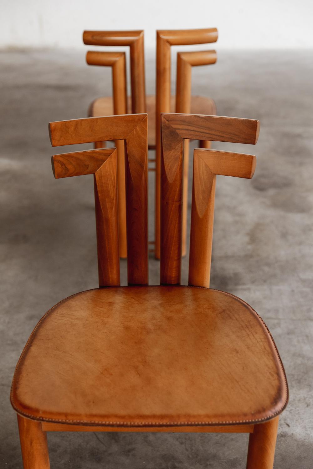 Leather Mario Marenco “Sapporo” Dining Chairs for Mobil Girgi, 1970, set of 4 For Sale
