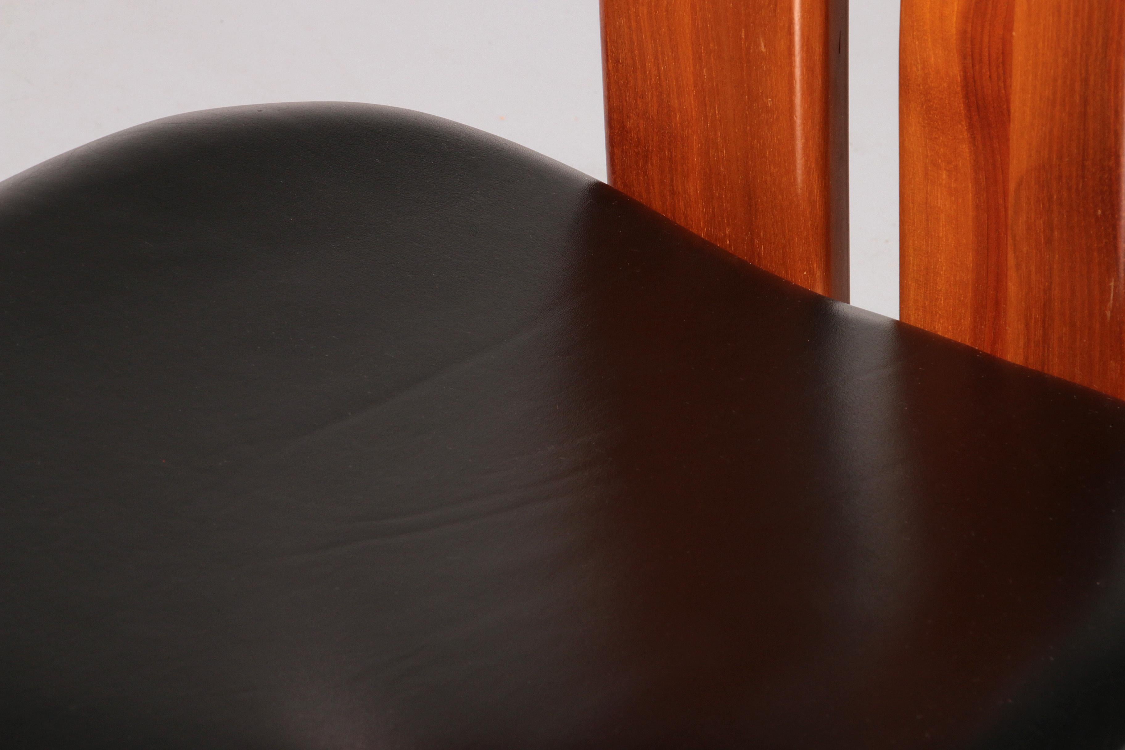 Sedie da pranzo Sapporo in noce di Mario Marenco per Mobilgirgi, anni '70 in vendita 5