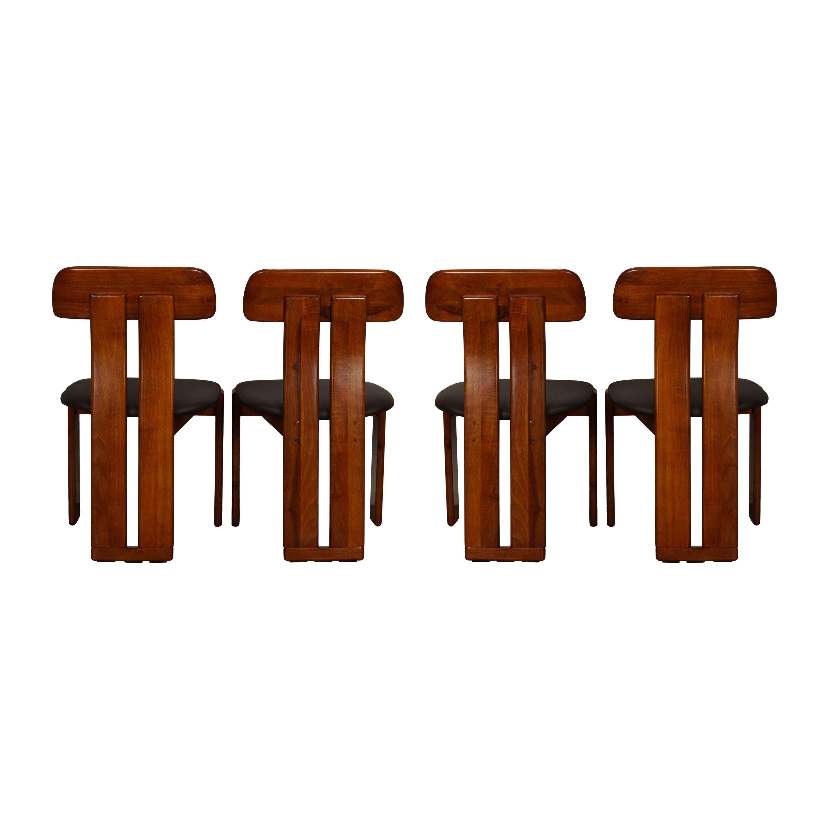 Fin du 20e siècle Chaises de salle à manger Mario Marenco en noyer Sapporo pour Mobilgirgi, 1970, ensemble de 4 pièces en vente