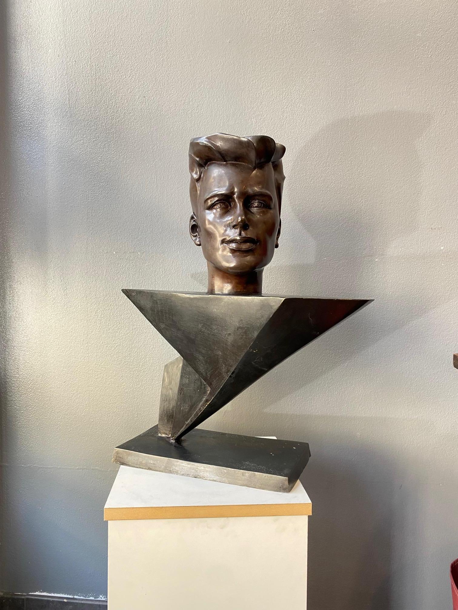 Bronze sculpture by Mario Napoli, Swiss artist from XXth century. His works was sold 12 times in auctions since 2022.  Work signed in the bronze. Edition 1/8 