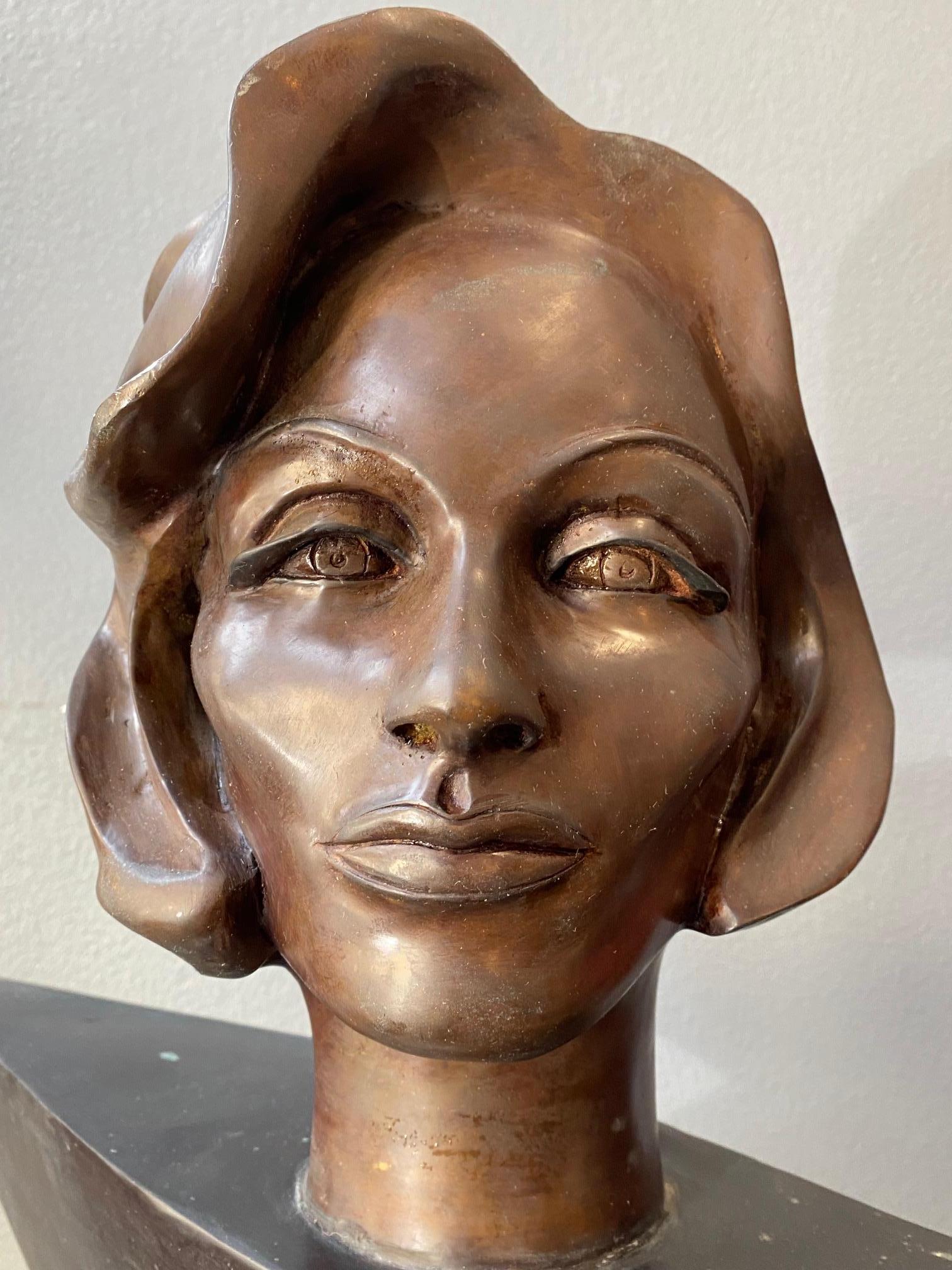 Marlène Dietrich por Mario Napoli - Bronce 50x60x28 cm en venta 3