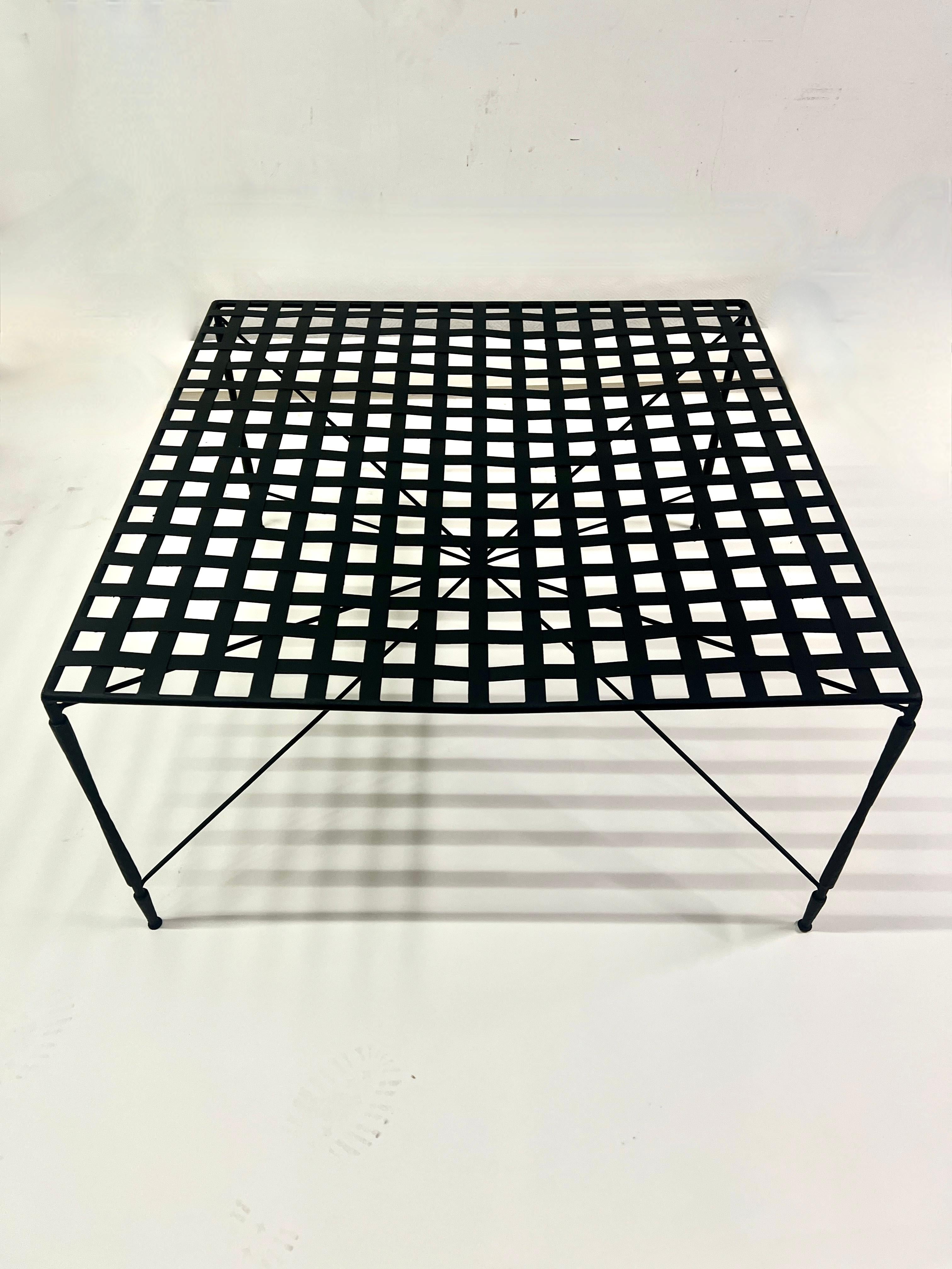 Italiano Mario Papperzini para John Salterini Mesa de cóctel enrejada para patio Moderno de mediados de siglo en venta