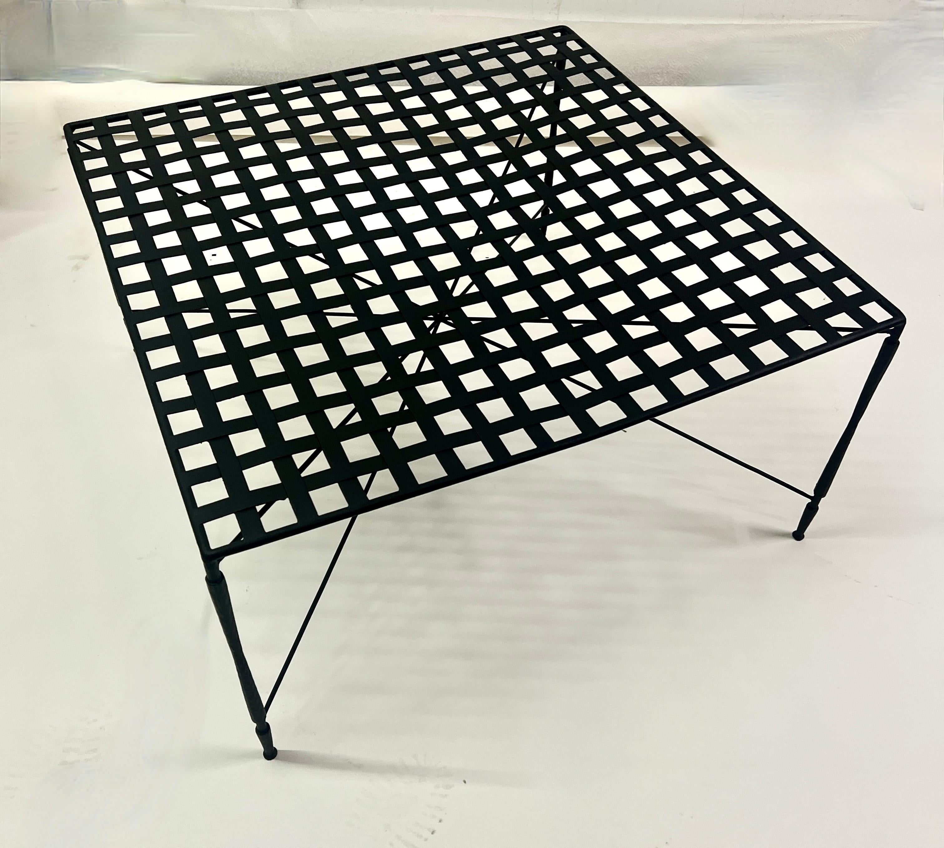 Italiano Mario Papperzini para John Salterini Mesa de cóctel enrejada para patio en venta 2