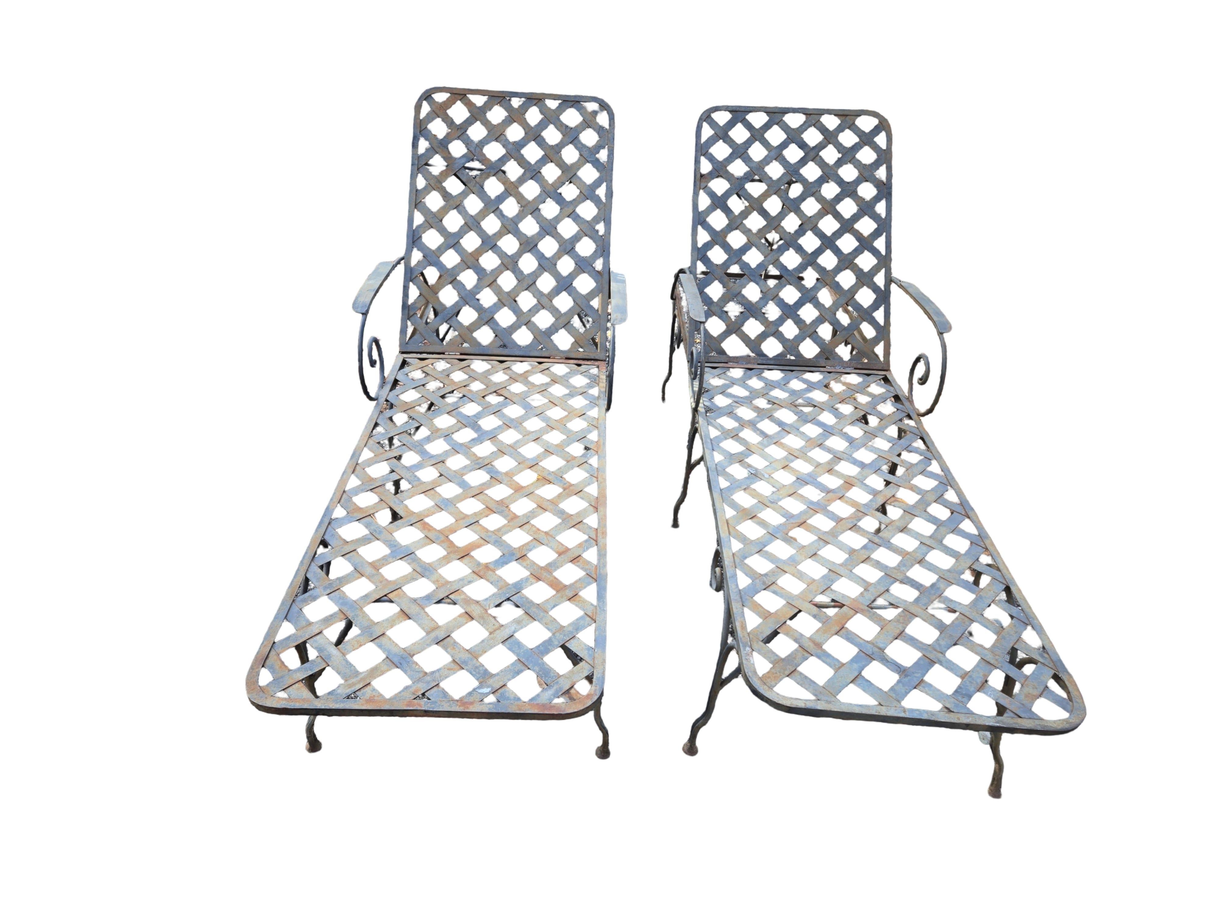 Mario Papperzini Style Wrought Iron Chaise Lounge Chairs Español en venta