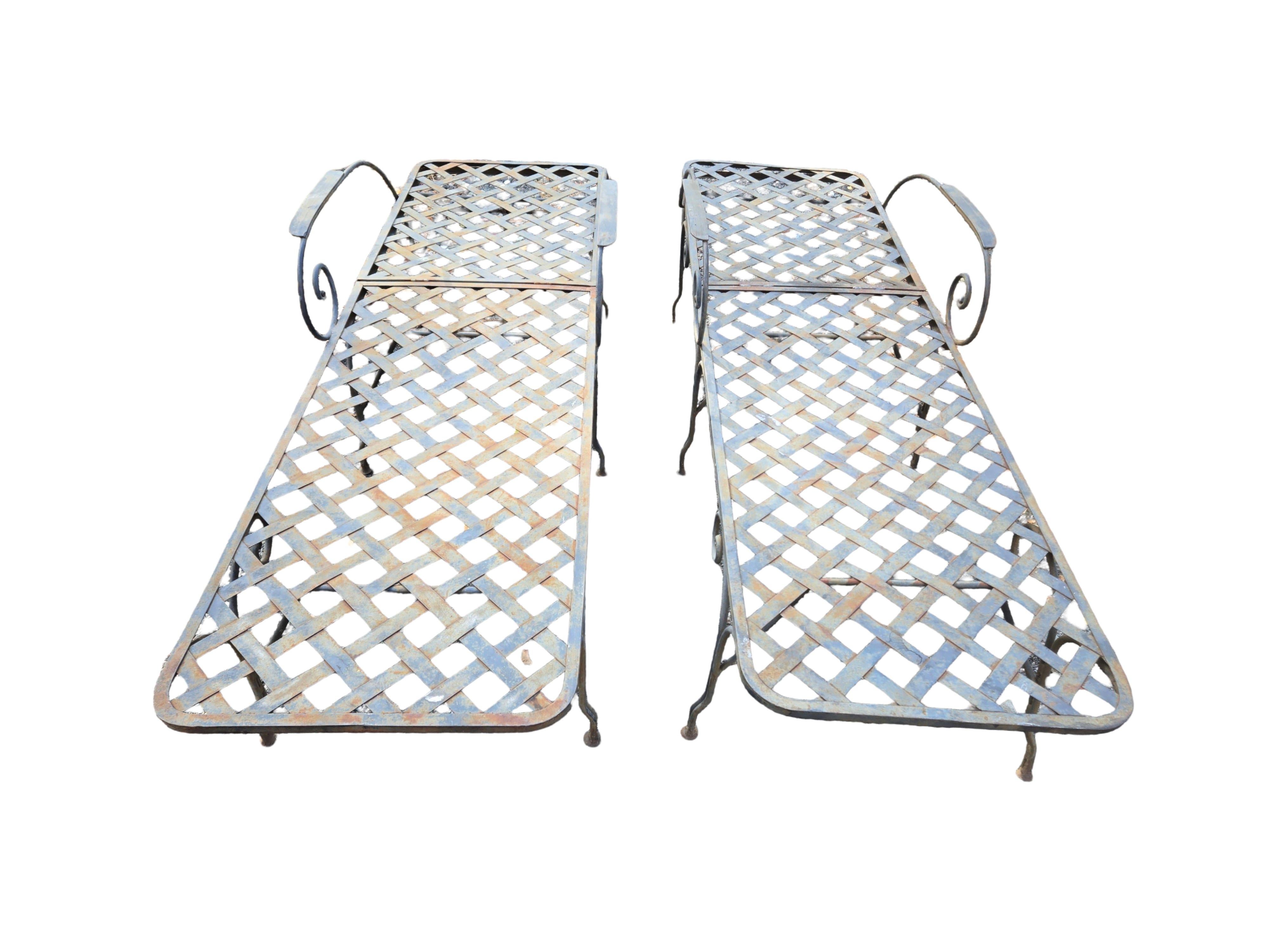 Mario Papperzini Style Wrought Iron Chaise Lounge Chairs siglo XX en venta