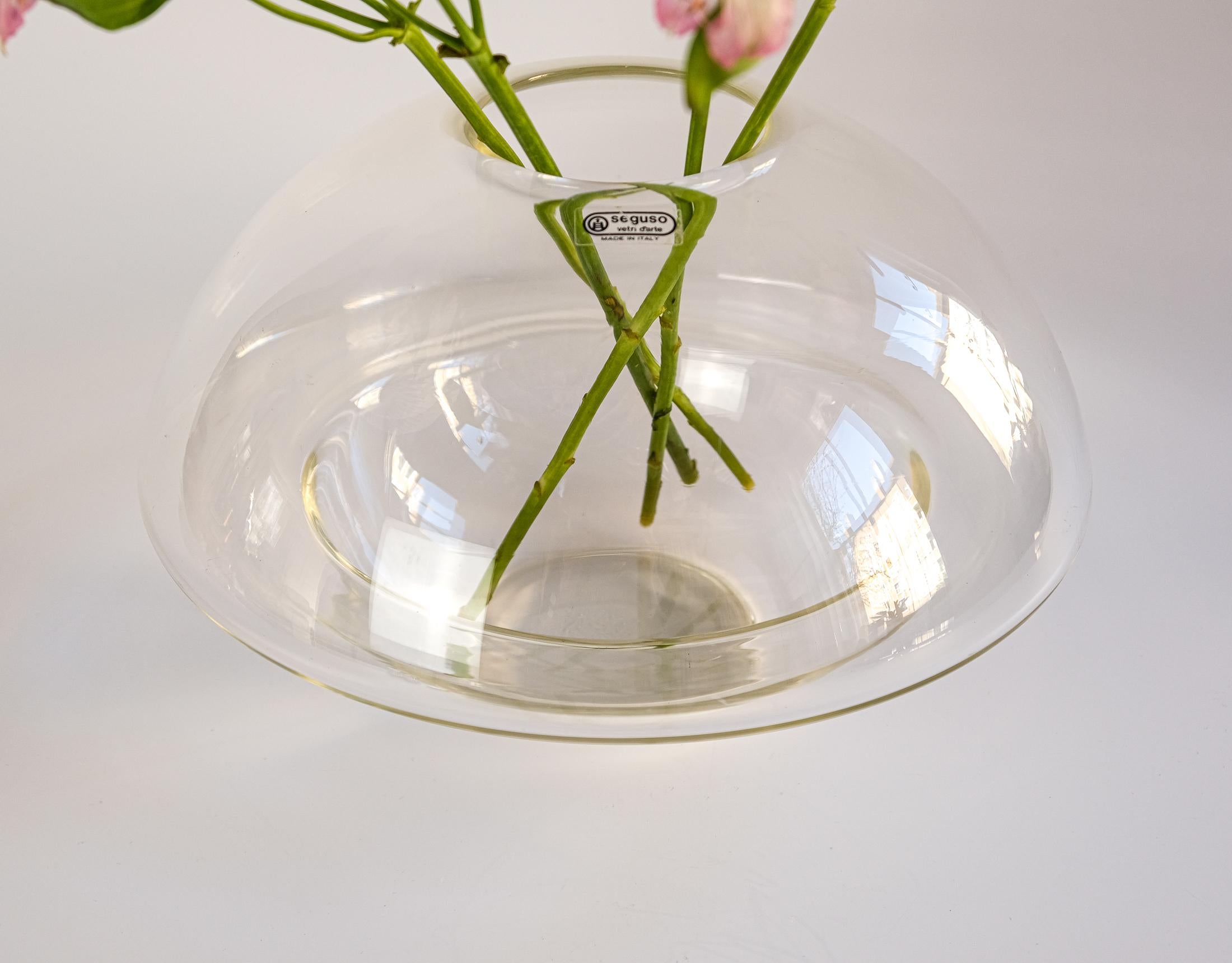 italien Mario Pinzoni Seguso Vetri d'Arte Vase en verre de Murano, Italie c.1980s en vente