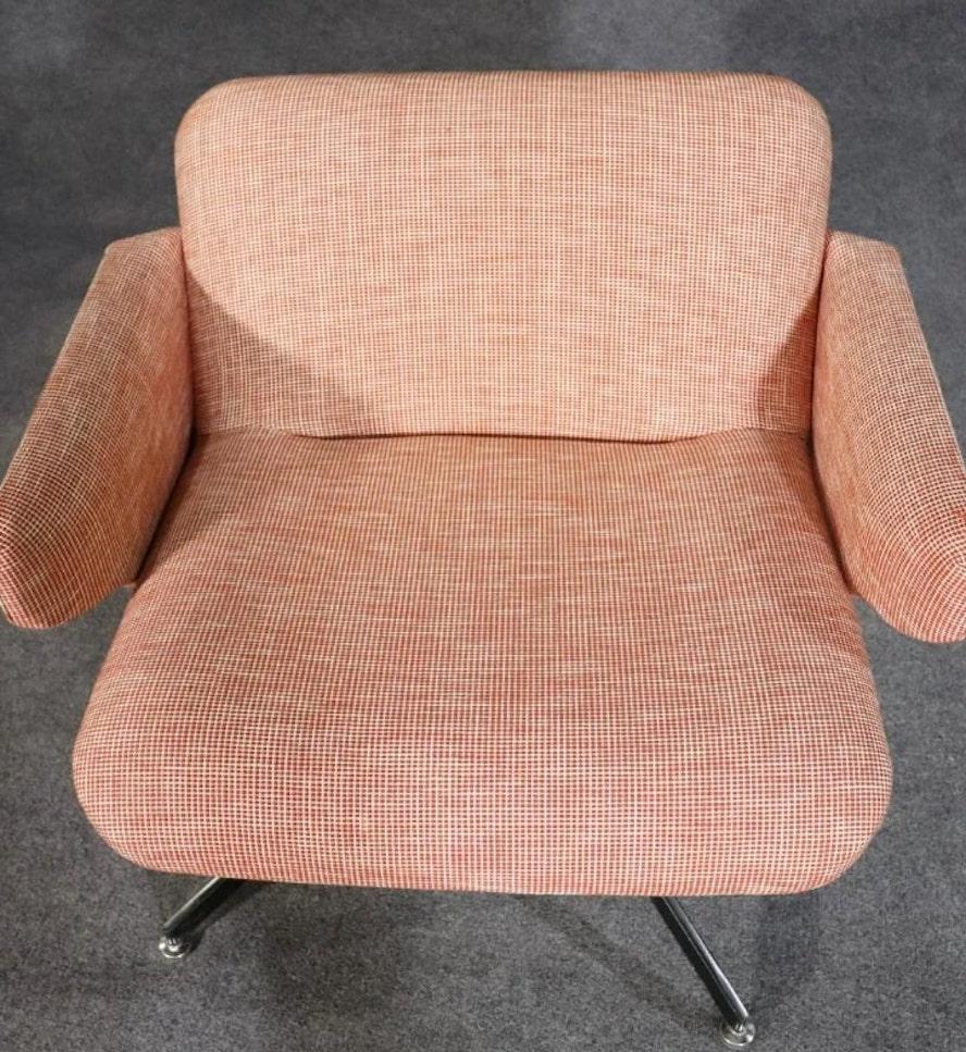 Mario Ruiz Designed Swivel Chairs for HBF In Good Condition For Sale In Brooklyn, NY